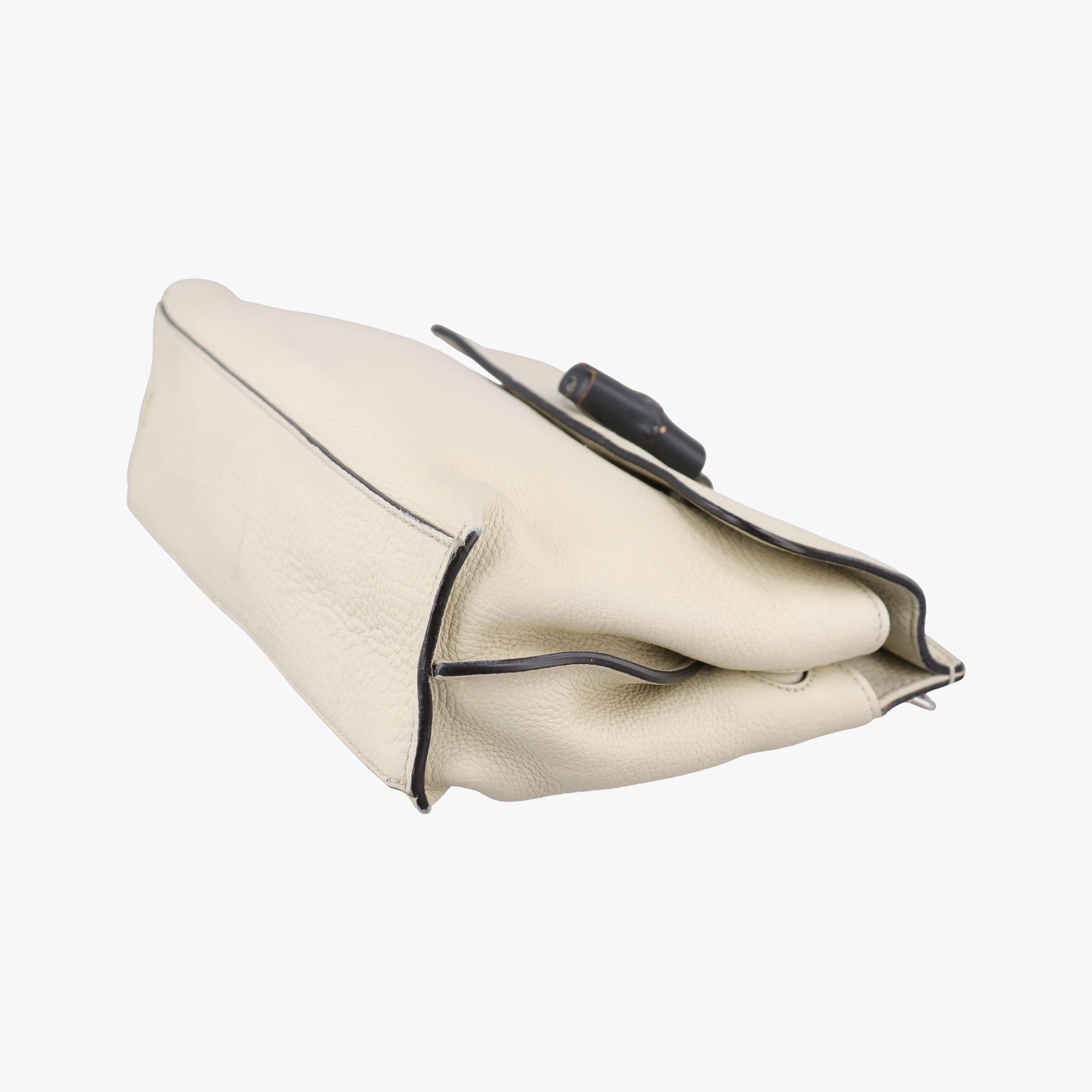 Pre-owned Gucci Bamboo Daily White Leather 370831 shoulderbag | stylenewstar