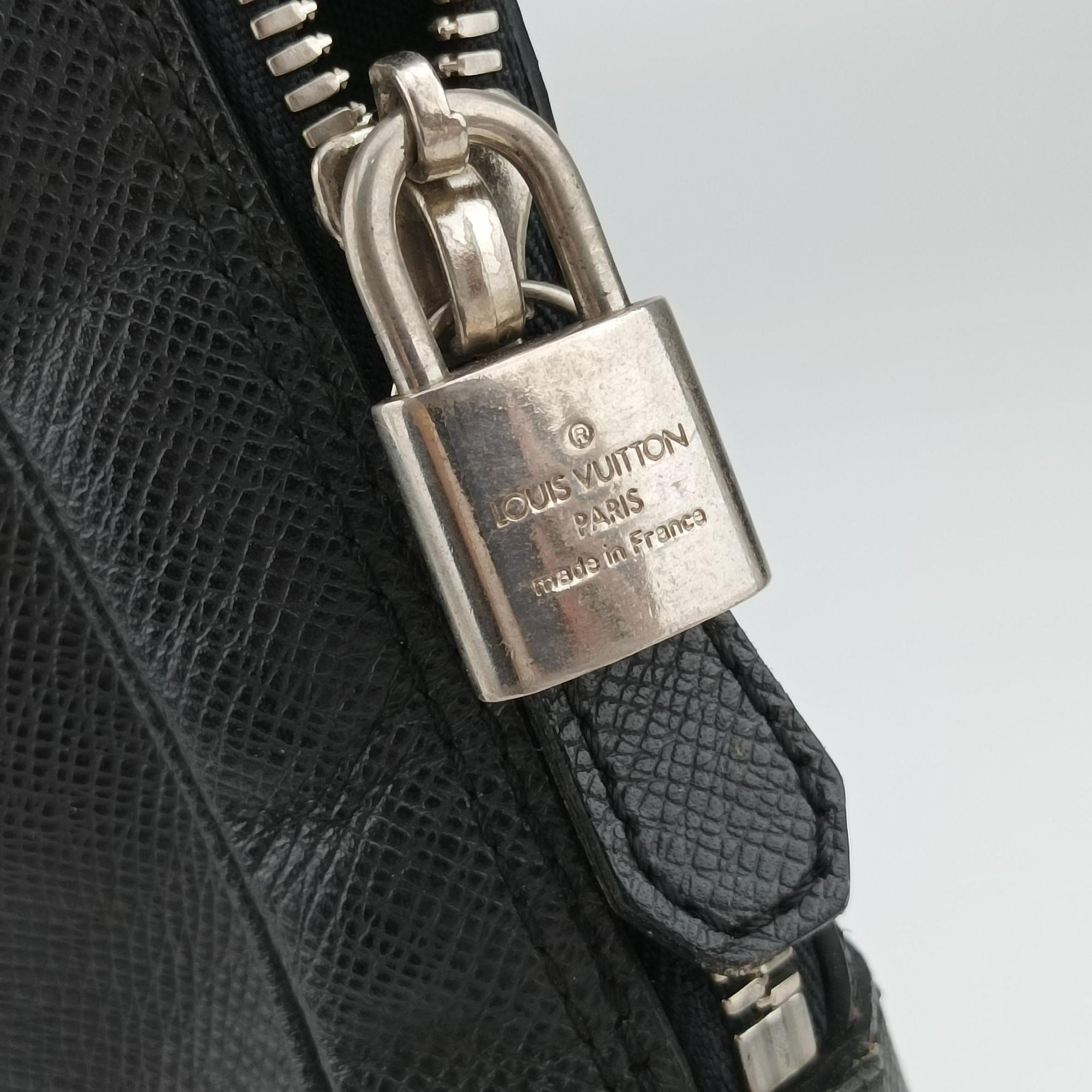 Vintage Louis Vuitton IGOR Ardoise Taiga M31172 handbag | stylenewstar