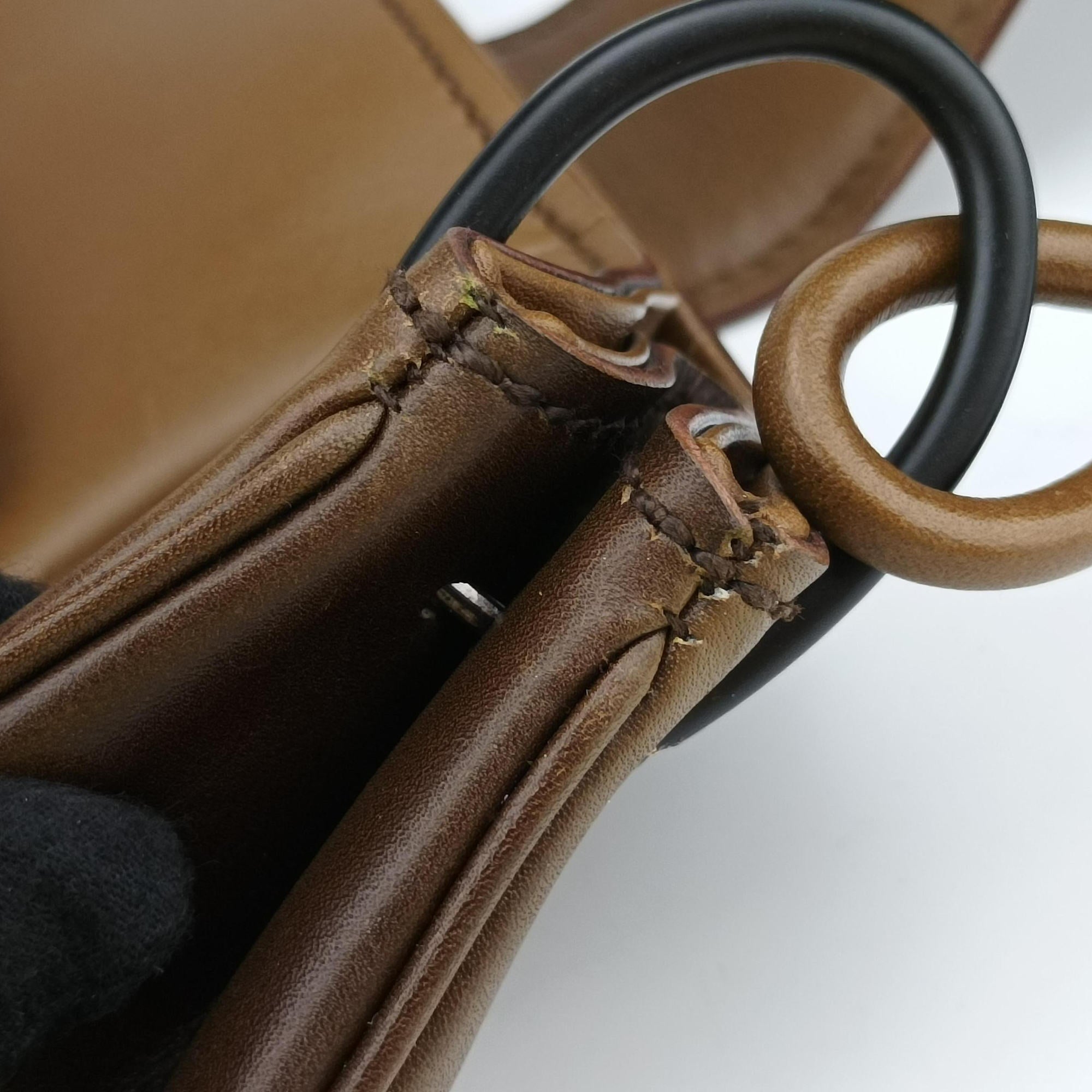 Pre-owned Gucci Hobo brown leather 105374 handbag | stylenewstar