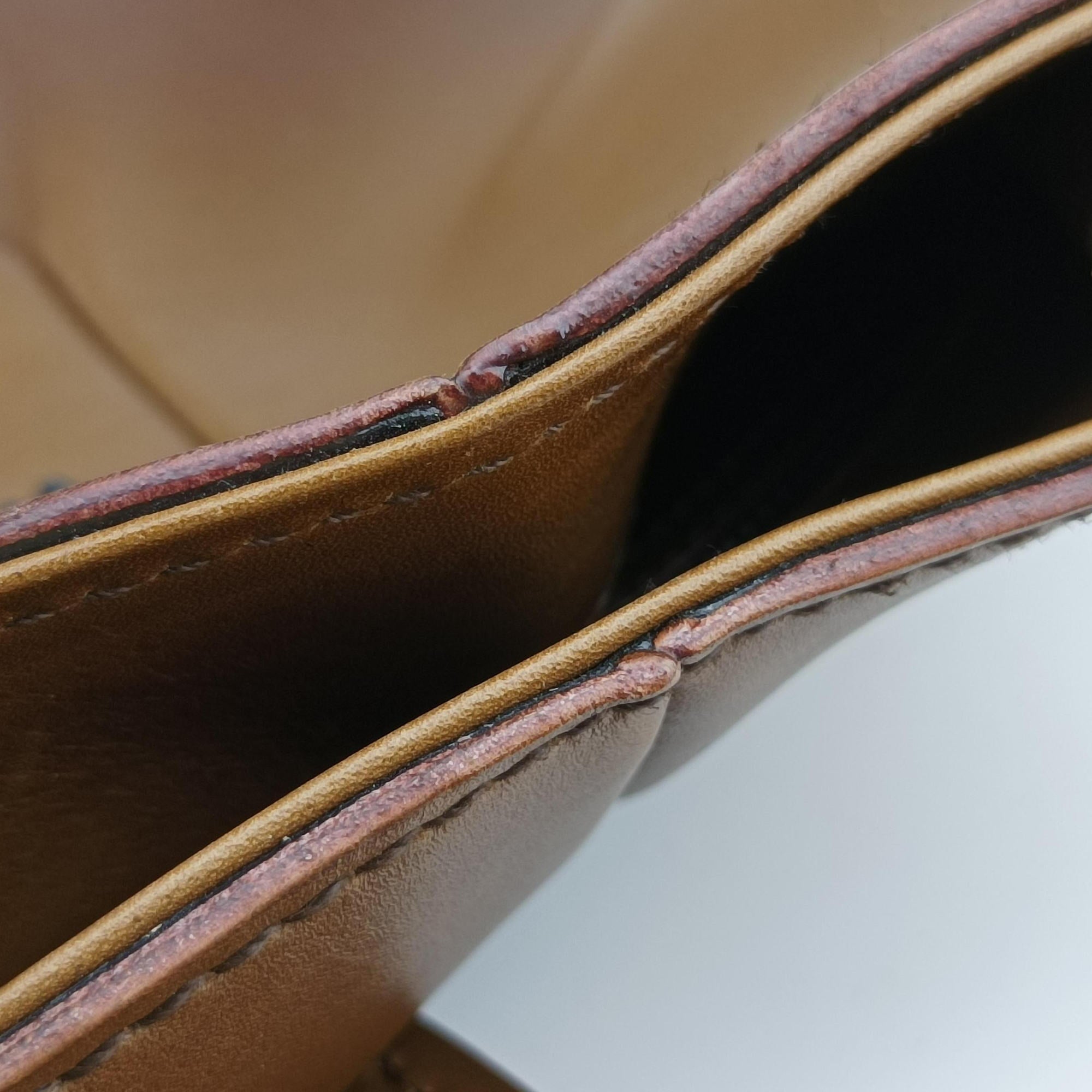 Pre-owned Gucci Hobo brown leather 105374 handbag | stylenewstar