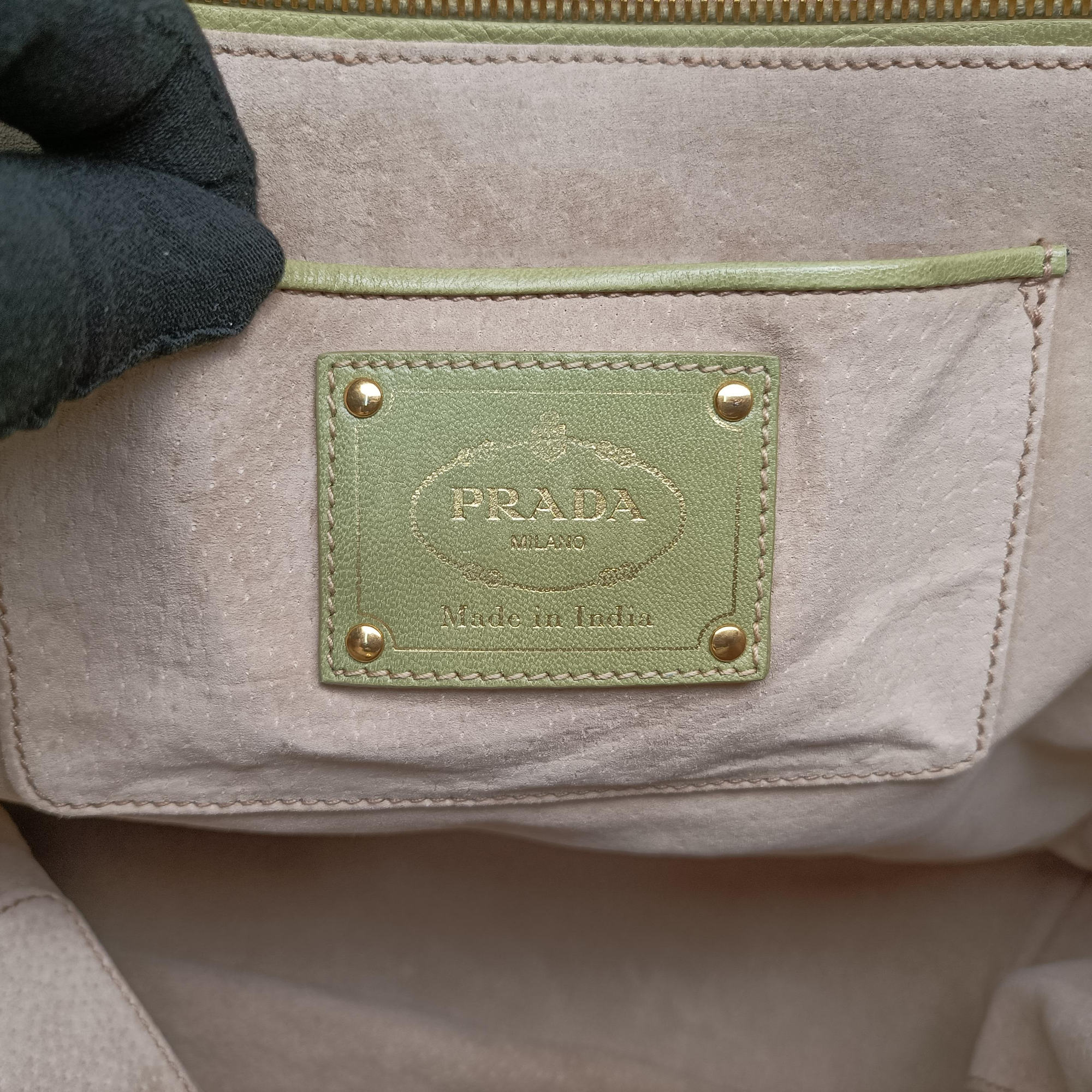 Pre-owned Prada MADRAS Green Leather BN2222 shoulderbag | stylenewstar