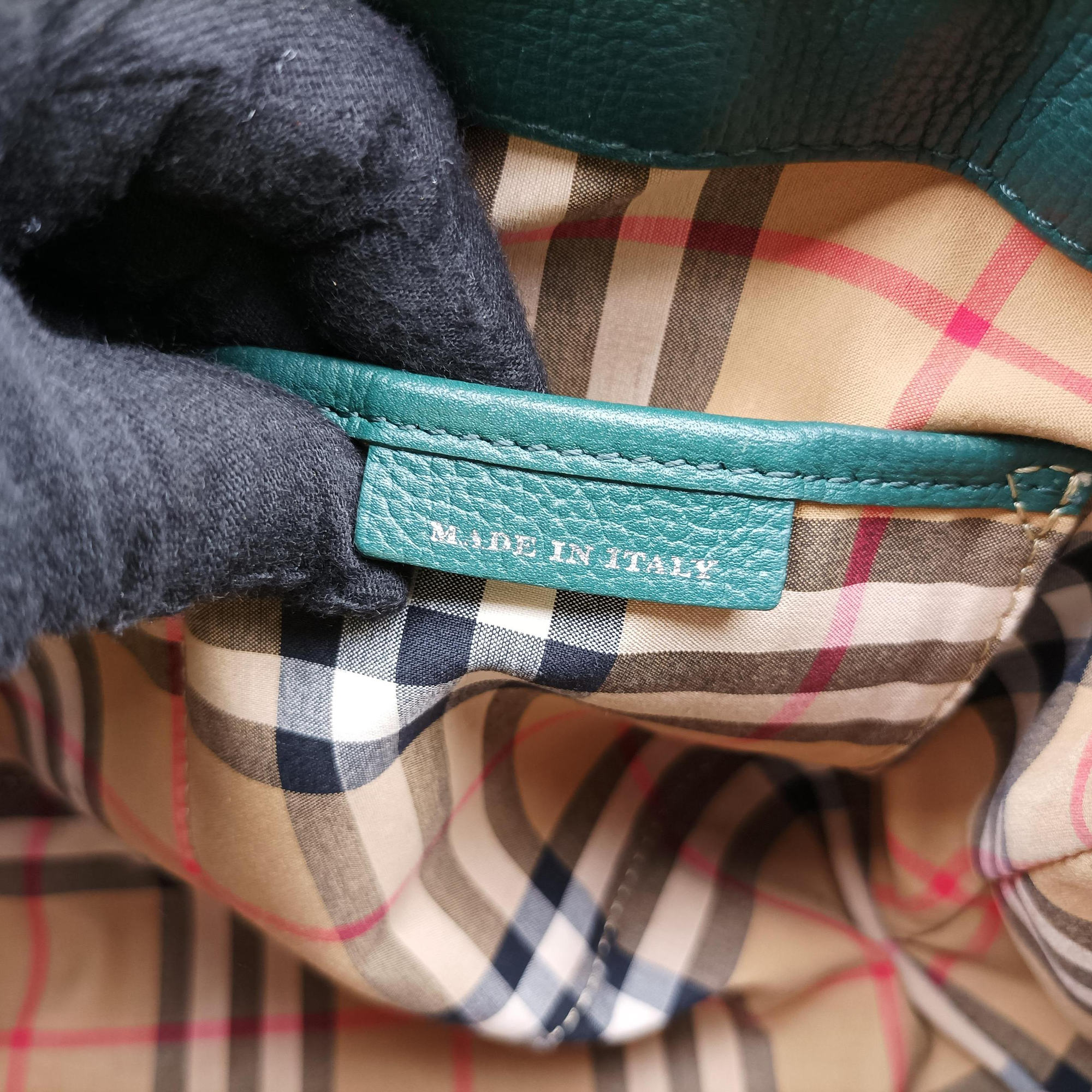 Vintage Burberry banner Green leather  shoulderbag | stylenewstar