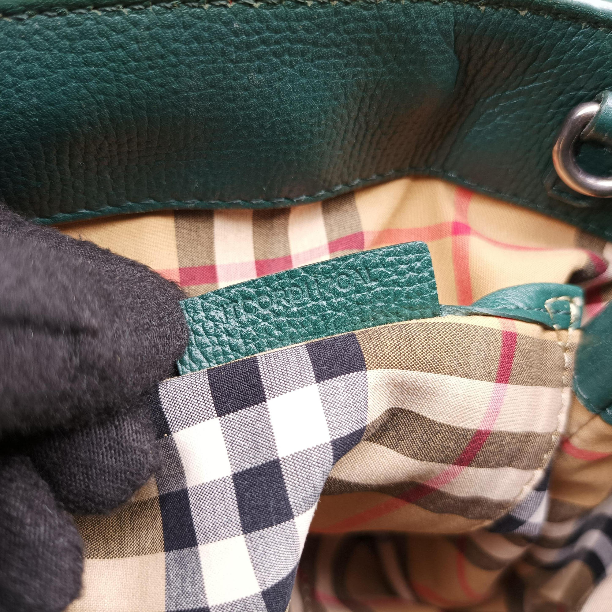 Vintage Burberry banner Green leather  shoulderbag | stylenewstar