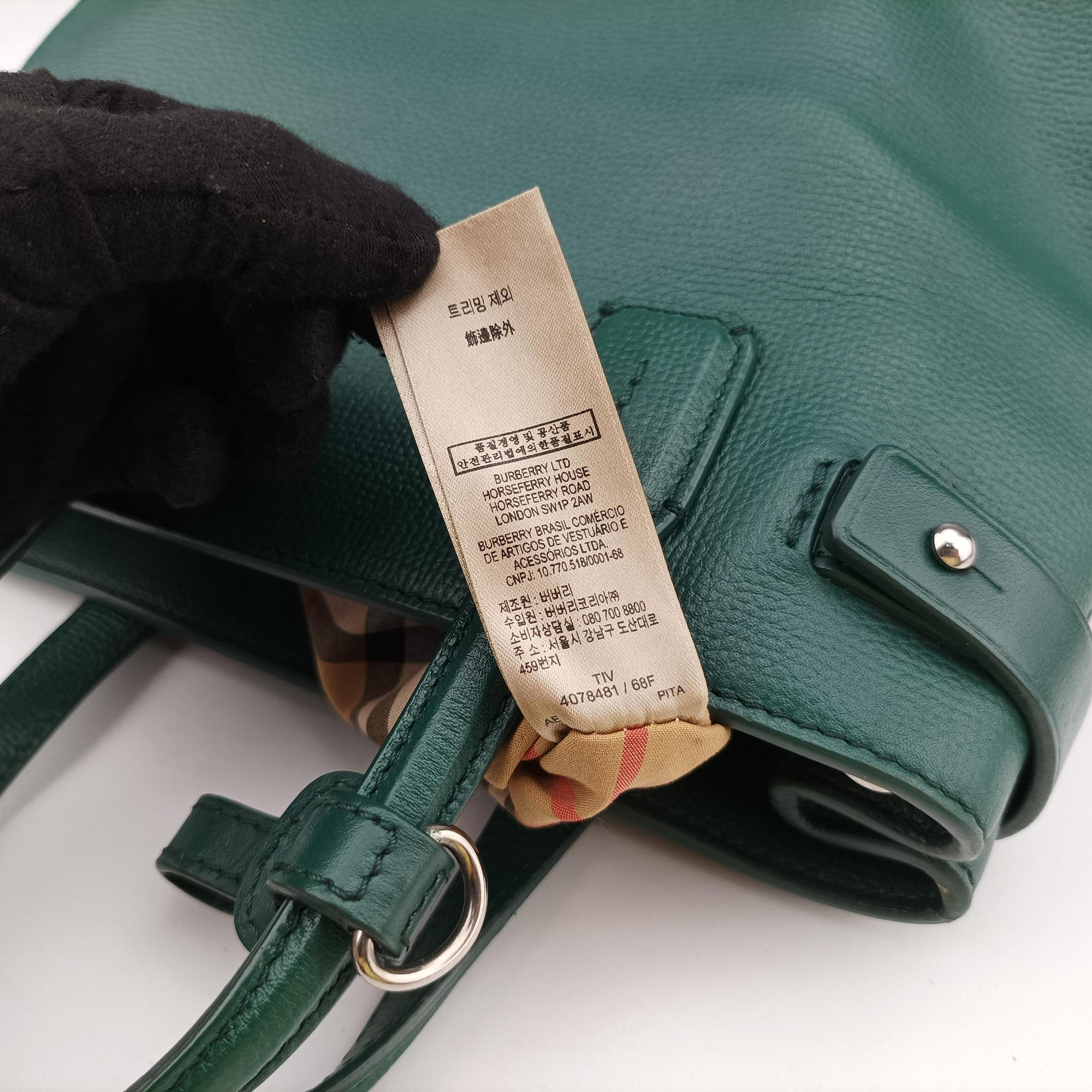 Vintage Burberry banner Green leather  shoulderbag | stylenewstar
