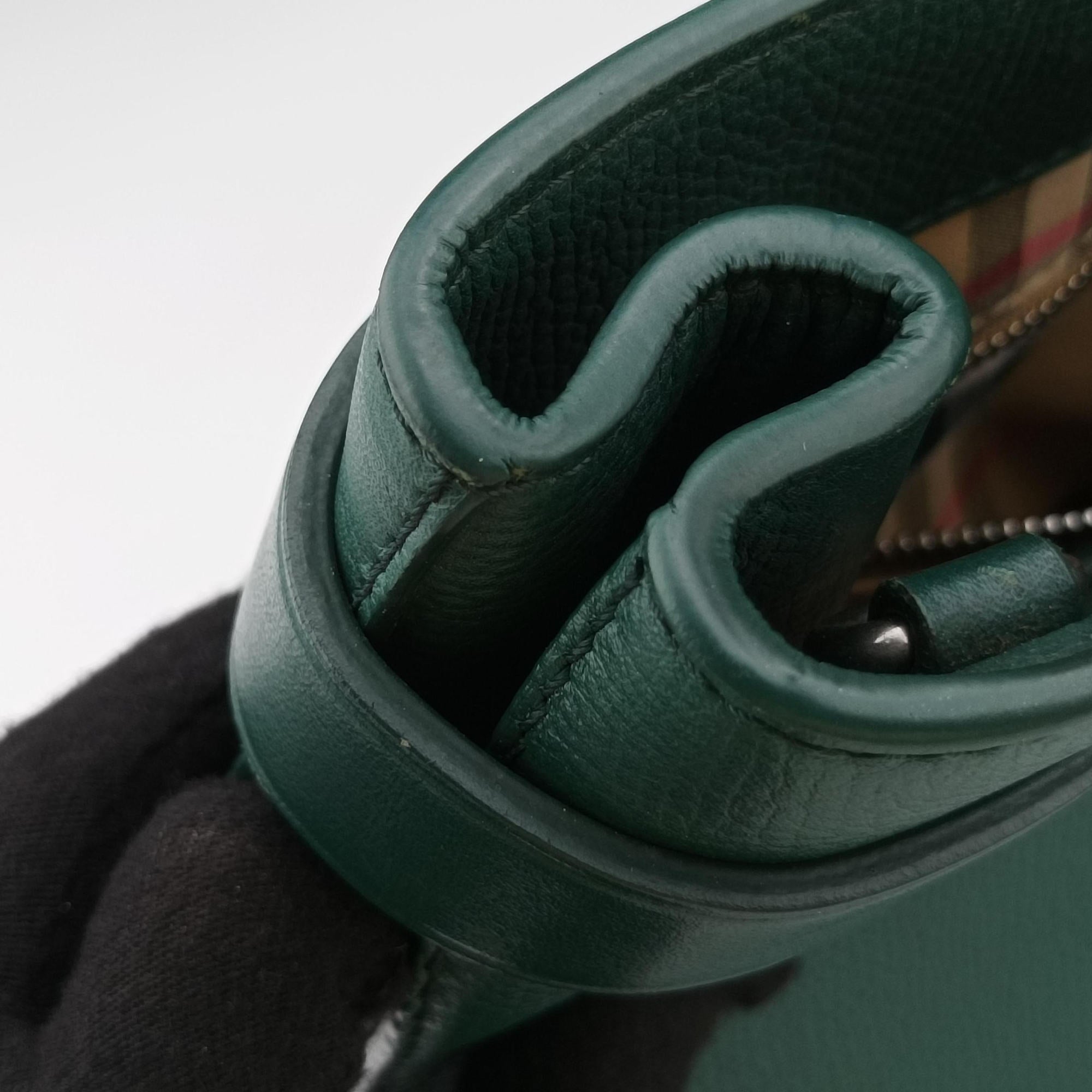 Vintage Burberry banner Green leather  shoulderbag | stylenewstar