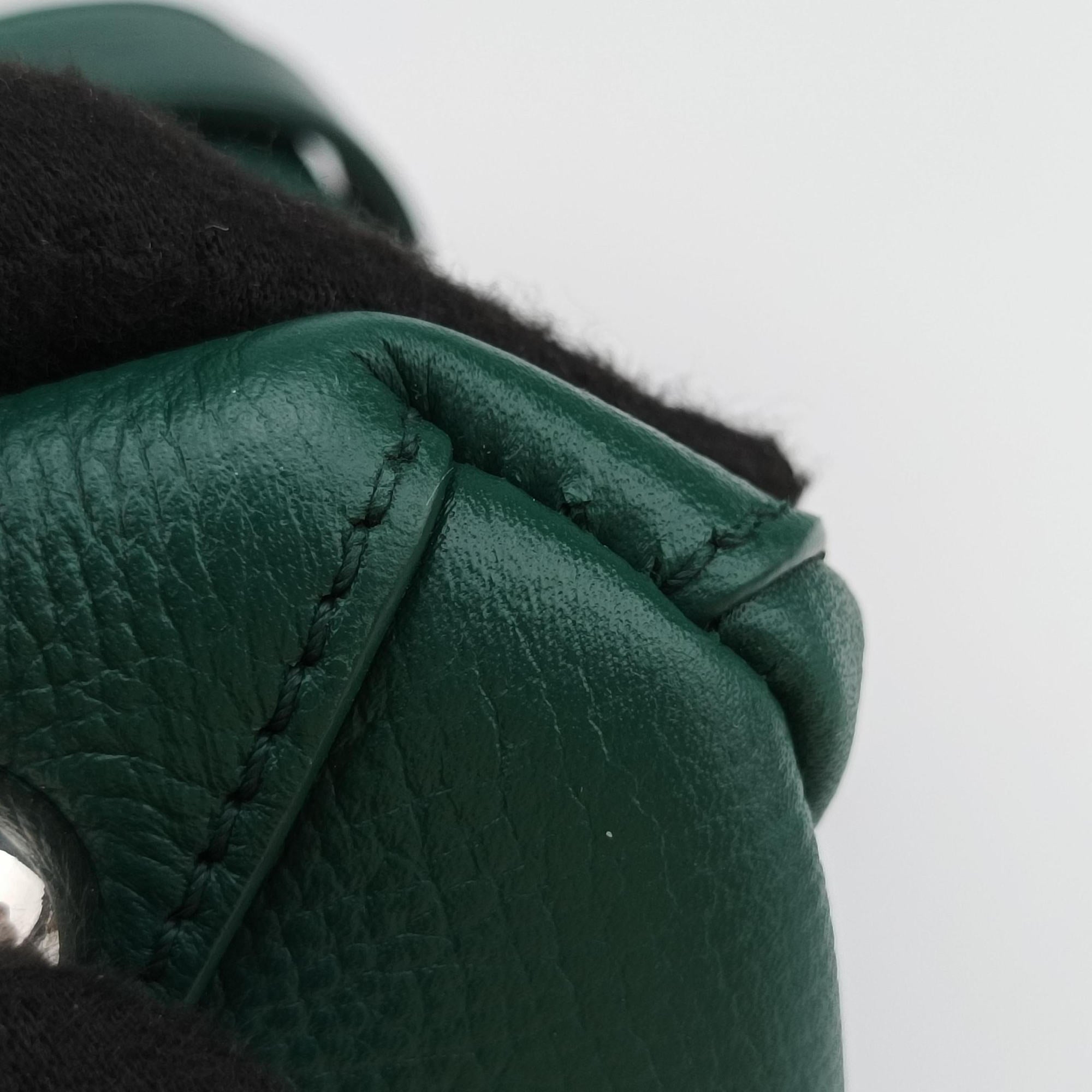 Vintage Burberry banner Green leather  shoulderbag | stylenewstar