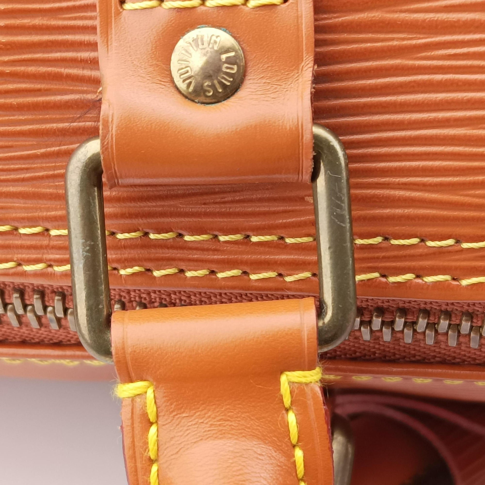 Pre-owned Louis Vuitton Keepall 55 Zipang Gold epi M42958 handbag | stylenewstar