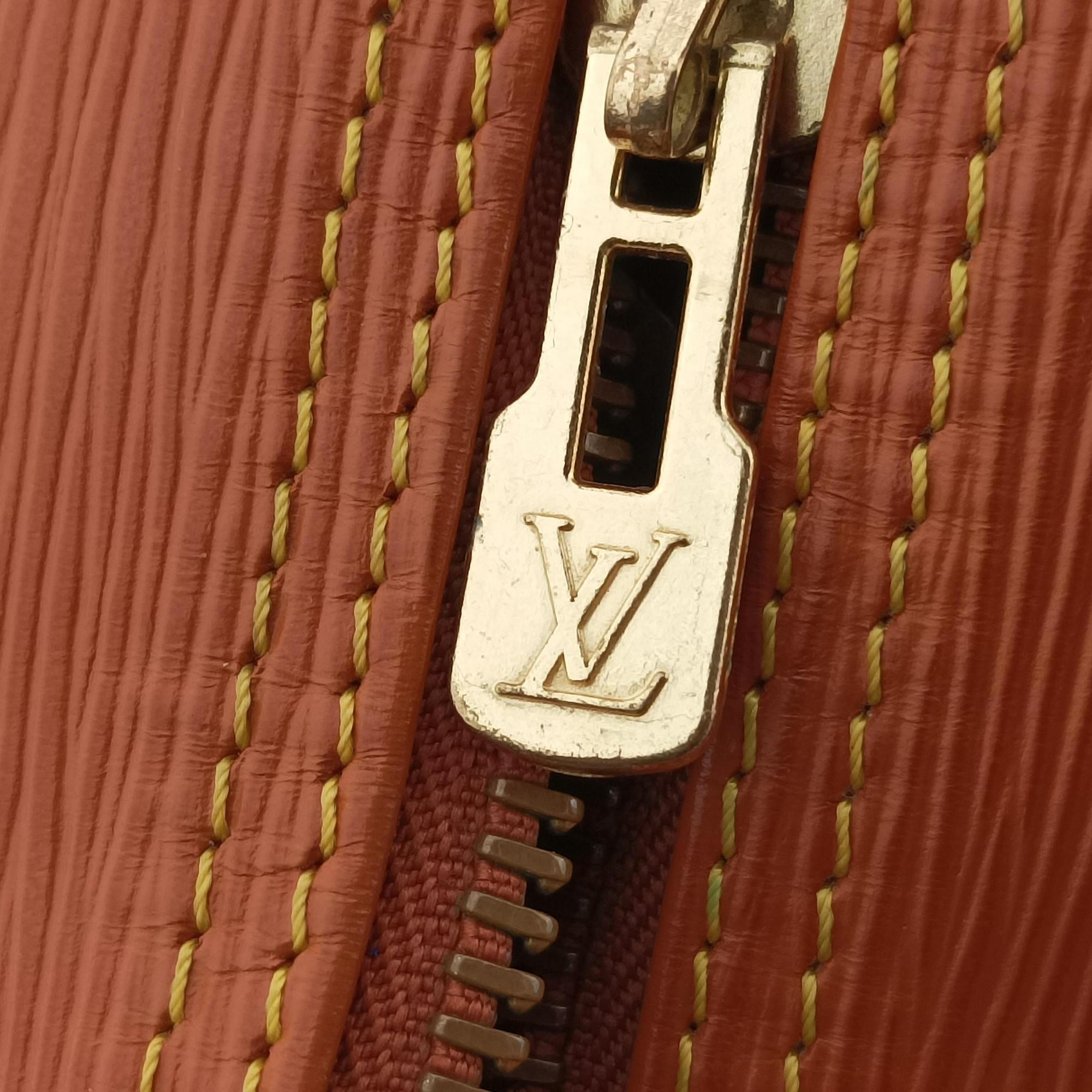 Pre-owned Louis Vuitton Keepall 55 Zipang Gold epi M42958 handbag | stylenewstar