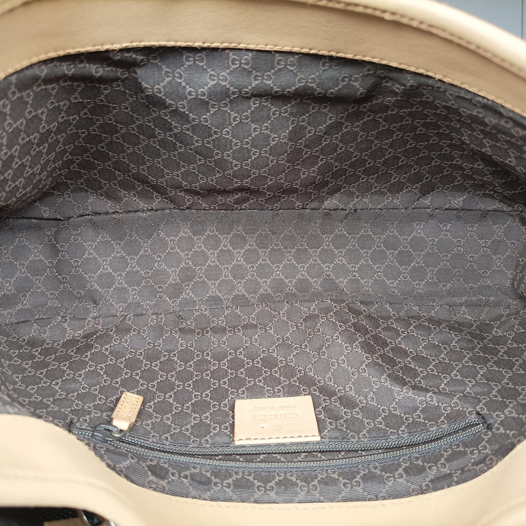 Vintage Gucci Perforated Jackie Camel Leather 92736 handbag | stylenewstar