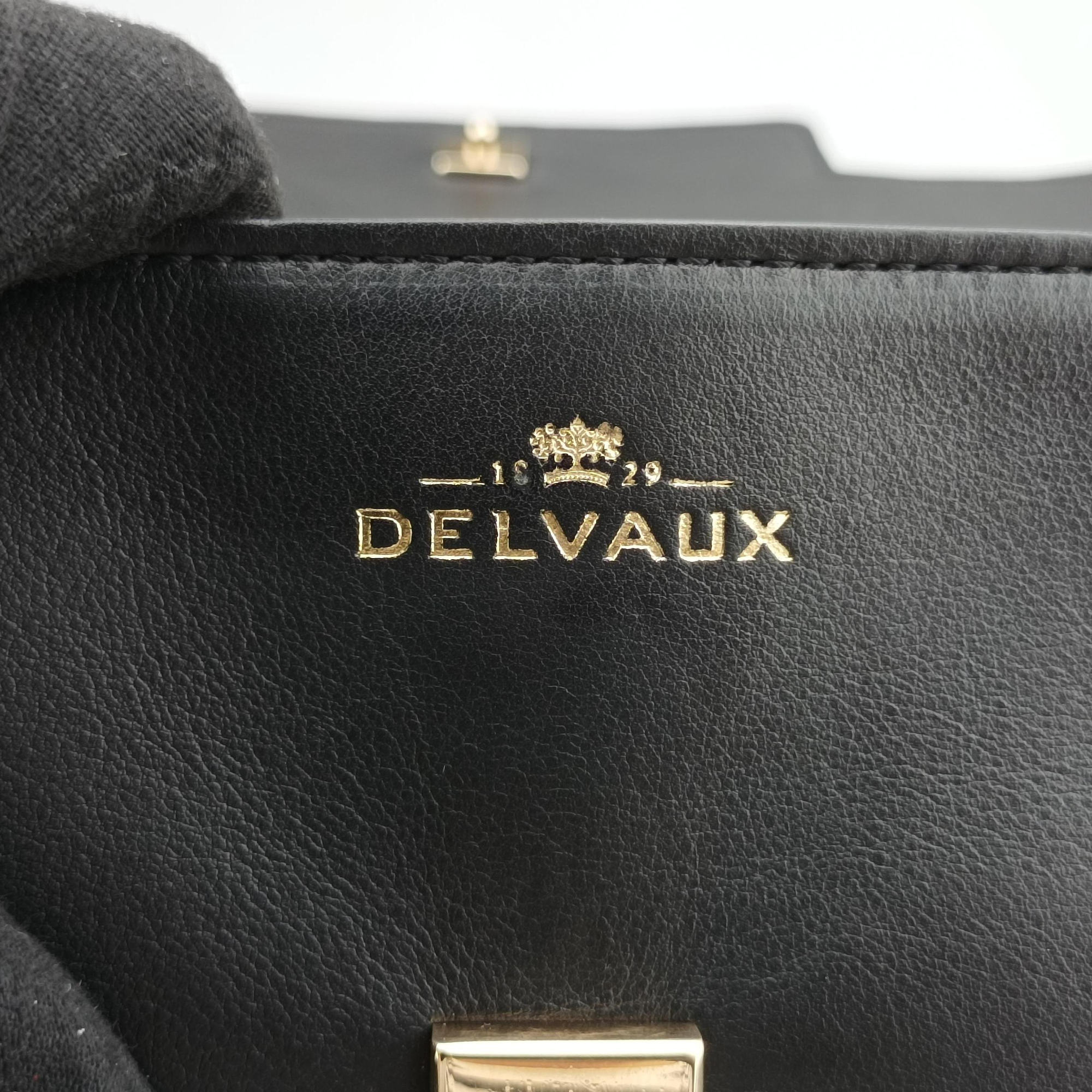 Secondhand Delvaux Tampete Black Leather  shoulderbag | stylenewstar