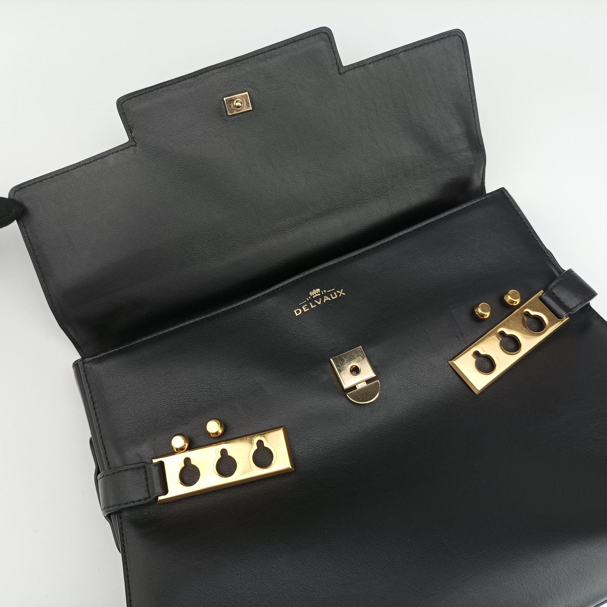 Secondhand Delvaux Tampete Black Leather  shoulderbag | stylenewstar