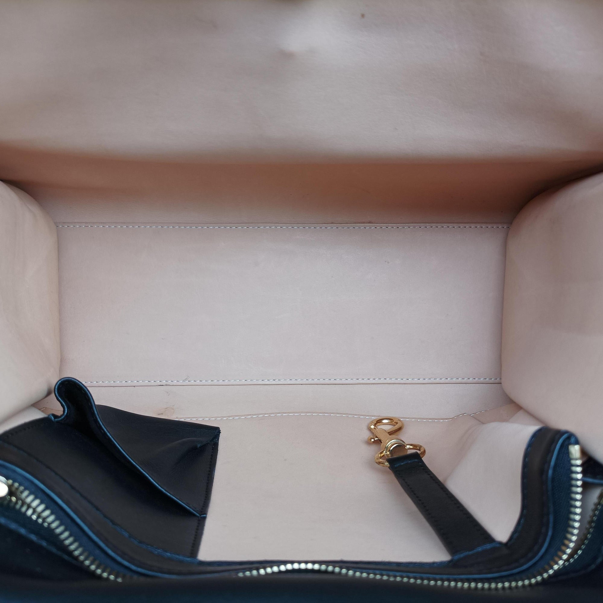 Secondhand Delvaux Tampete Black Leather  shoulderbag | stylenewstar