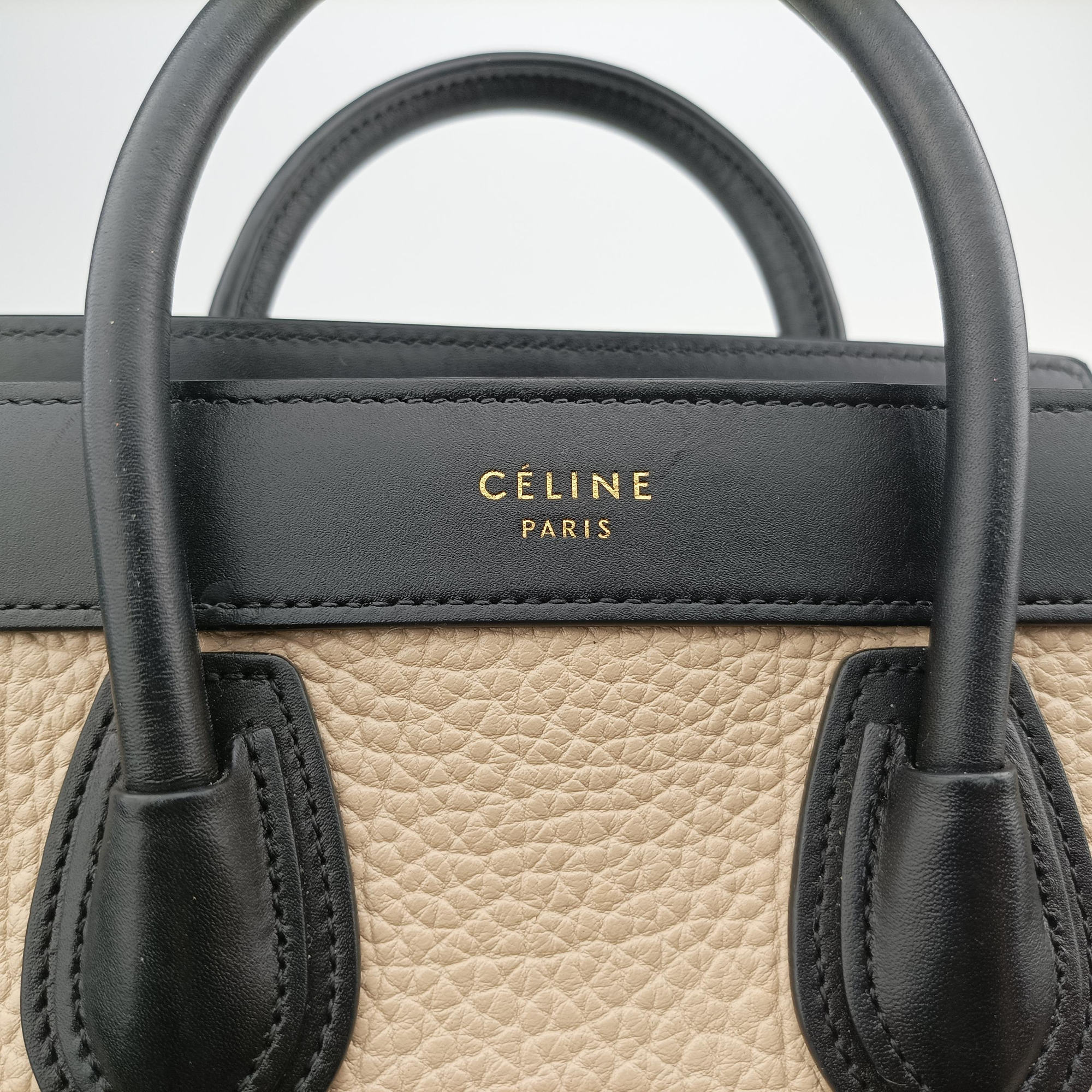 Pre-owned Celine Luggage Micro shopper Beige×black×blue Leather  shoulderbag | stylenewstar
