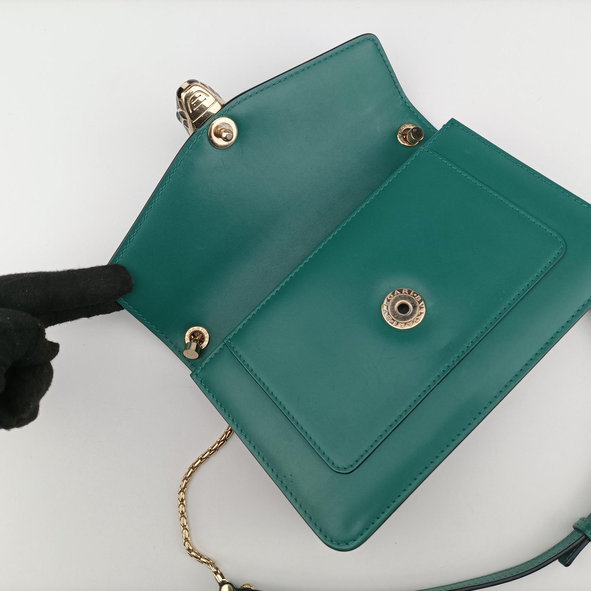 Secondhand Bvlgari SERPENTI FOREVER Green Leather  shoulderbag | stylenewstar