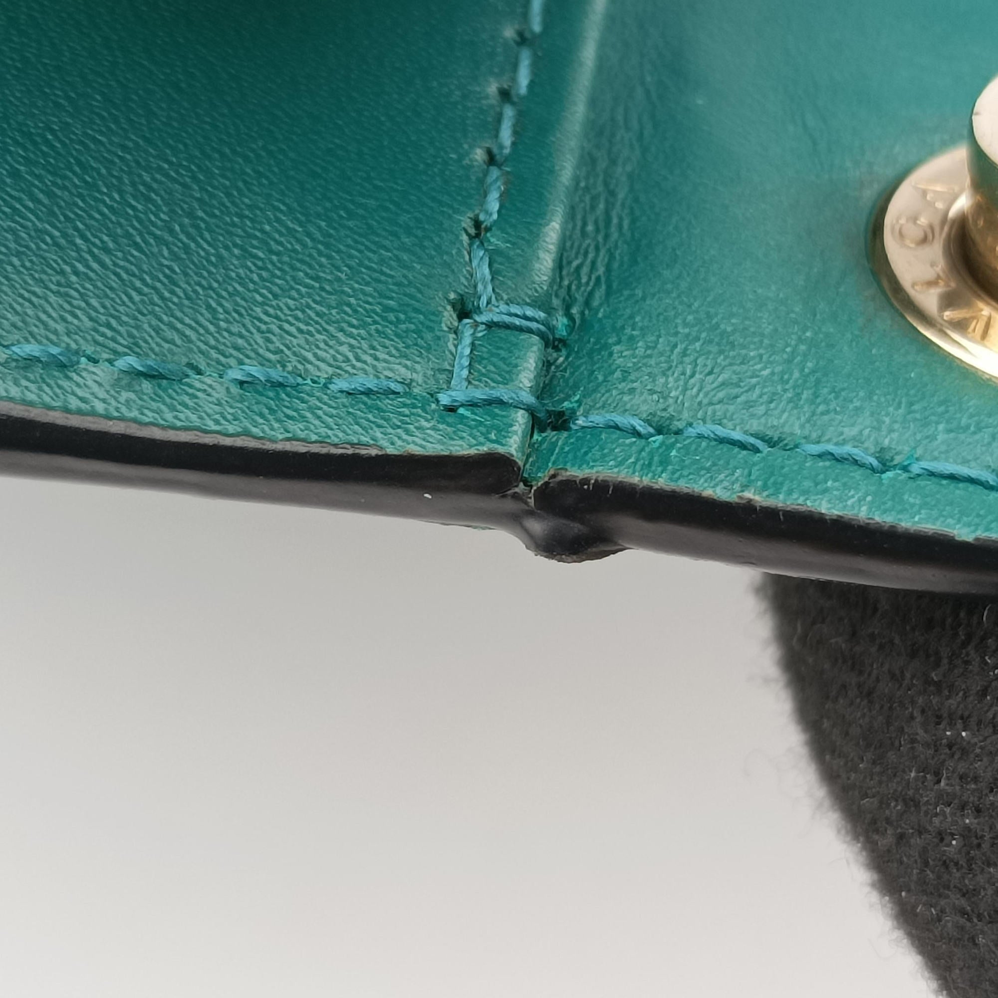 Secondhand Bvlgari SERPENTI FOREVER Green Leather  shoulderbag | stylenewstar