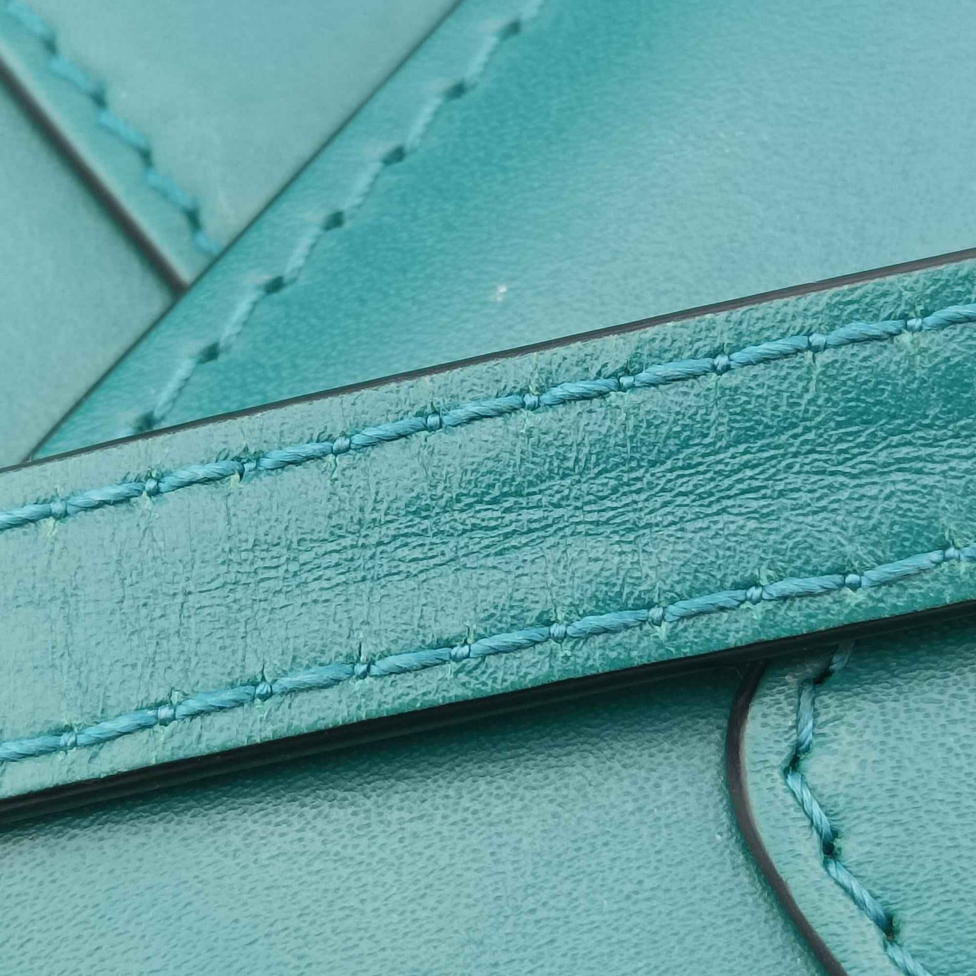 Secondhand Bvlgari SERPENTI FOREVER Green Leather  shoulderbag | stylenewstar