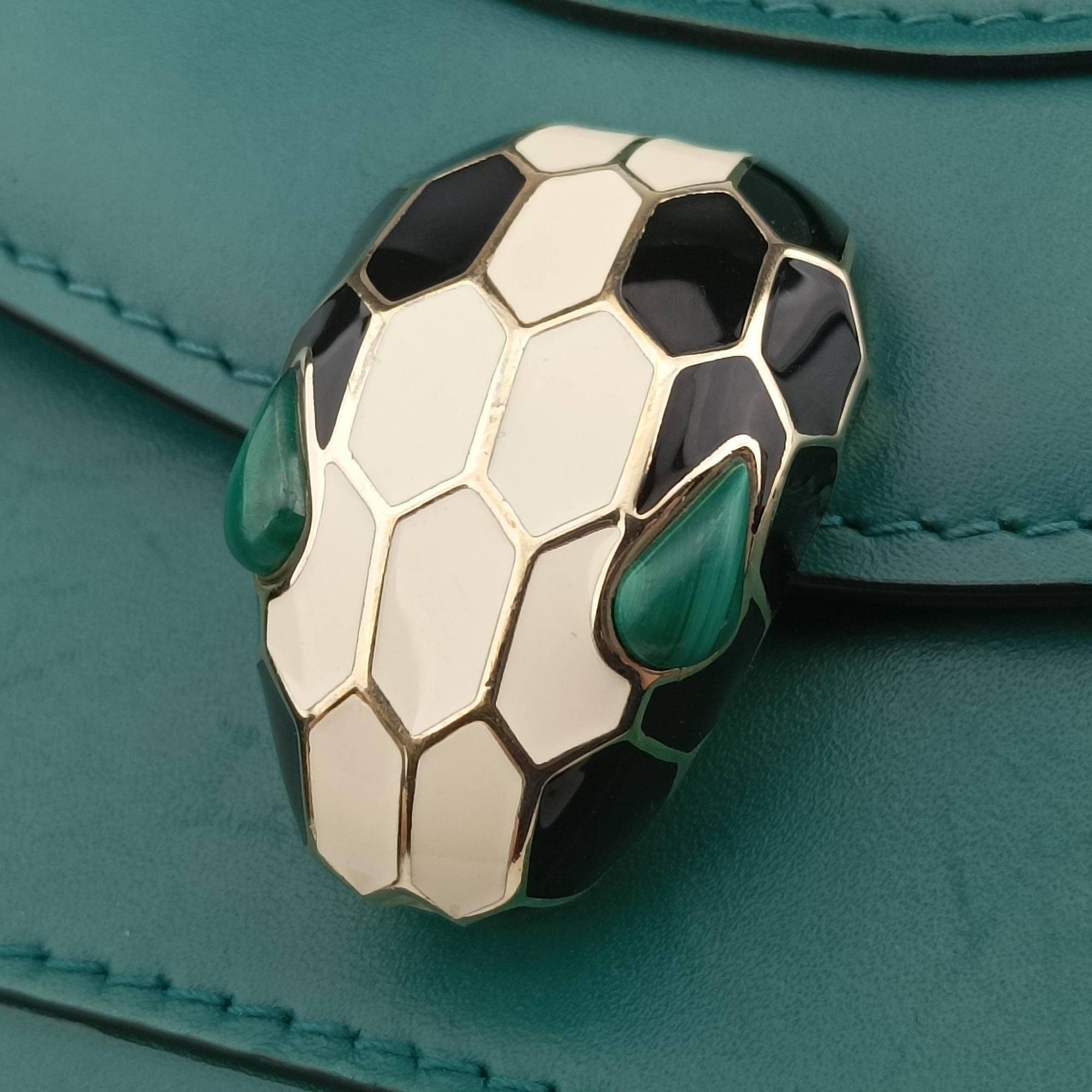 Secondhand Bvlgari SERPENTI FOREVER Green Leather  shoulderbag | stylenewstar