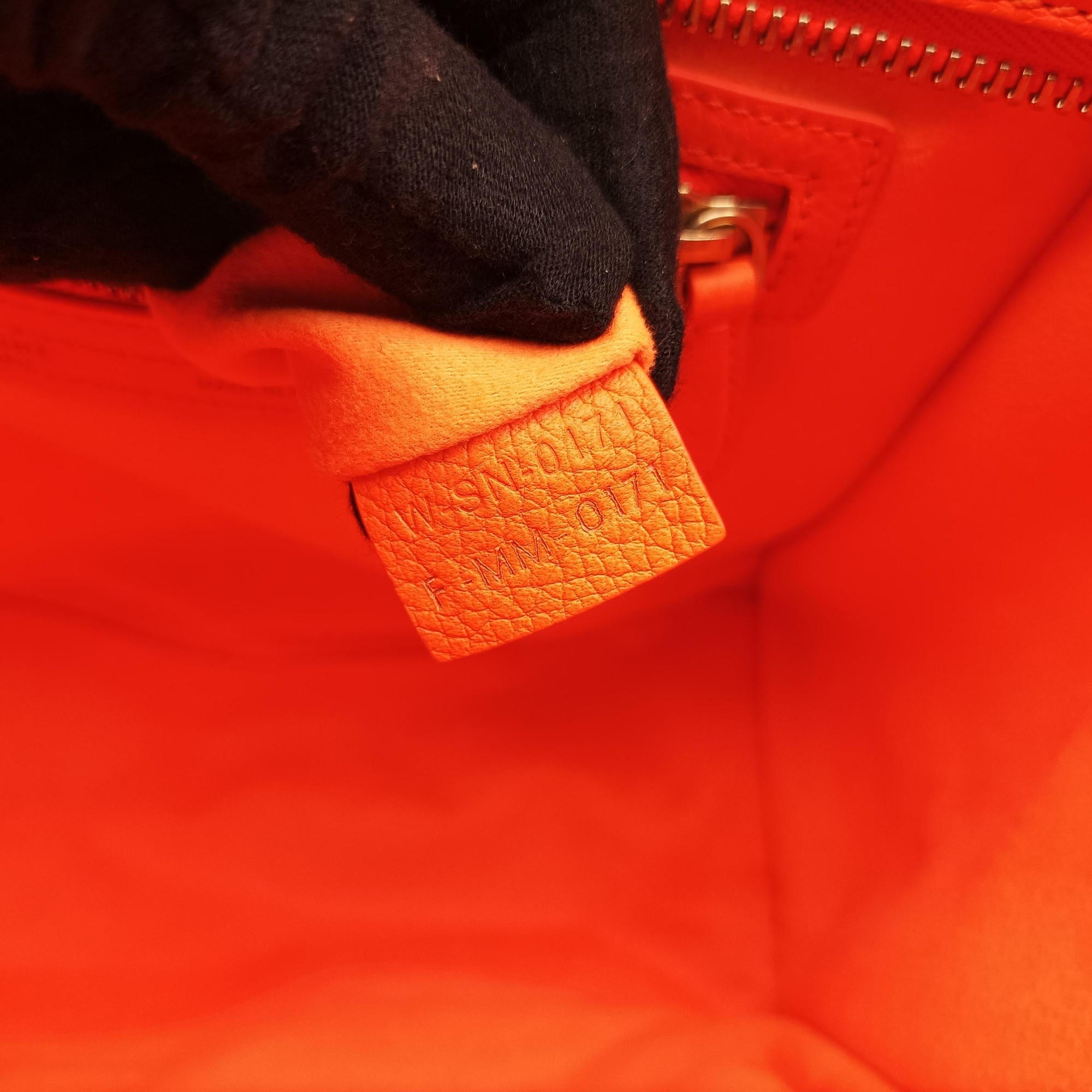 Pre-owned Celine Luggage Micro shopper Orange Leather  handbag | stylenewstar