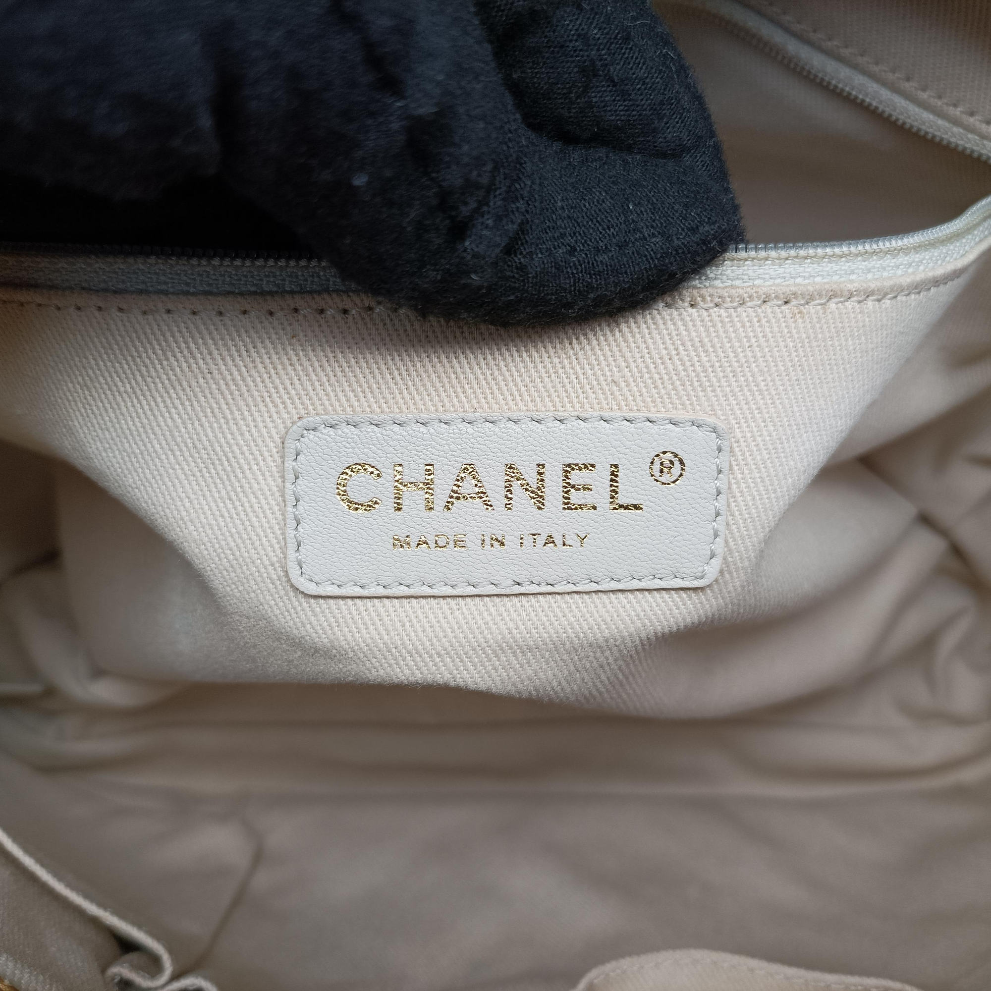 Pre-owned Chanel Matelasse Cocomark Golden caviar skin A65771 shoulderbag | stylenewstar