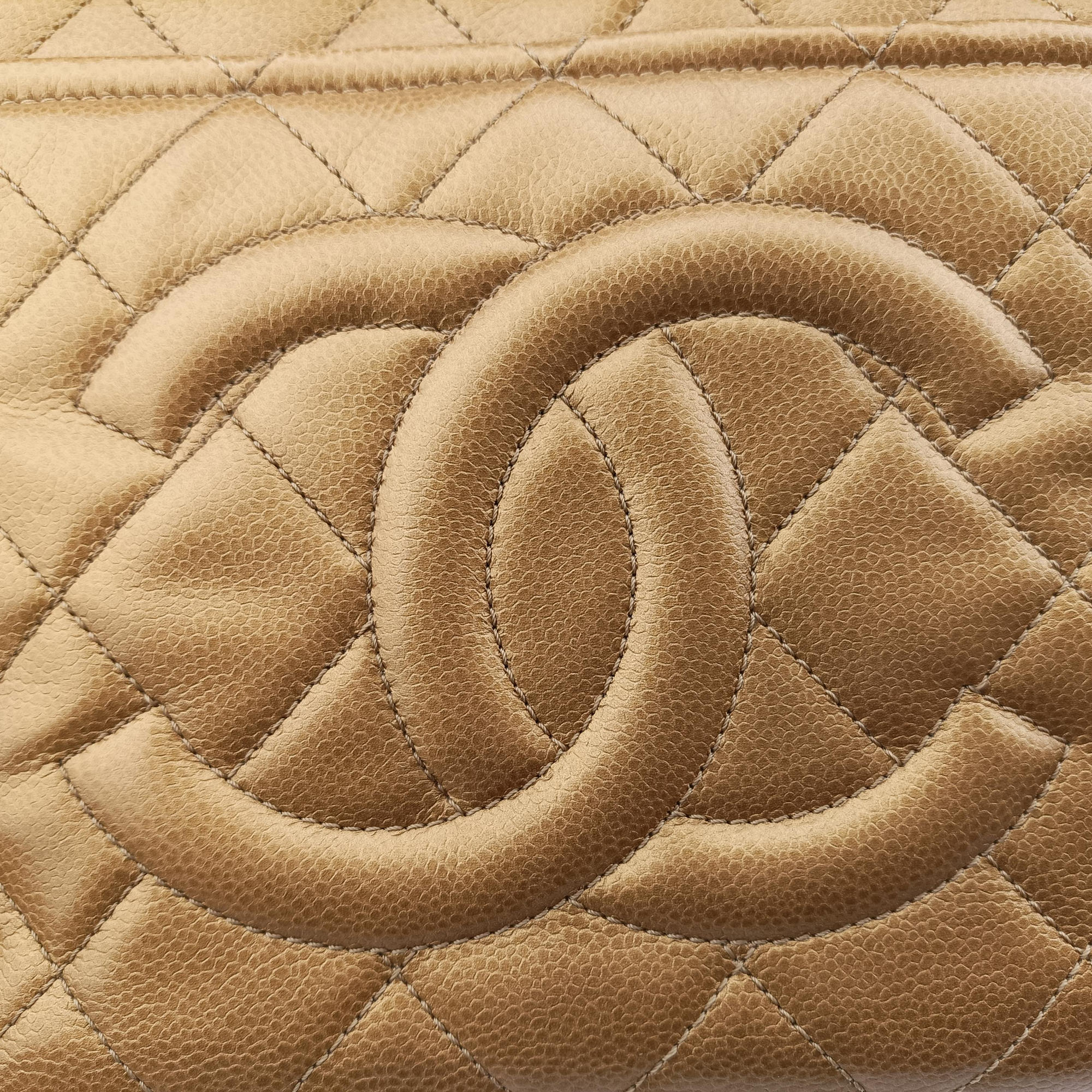 Pre-owned Chanel Matelasse Cocomark Golden caviar skin A65771 shoulderbag | stylenewstar