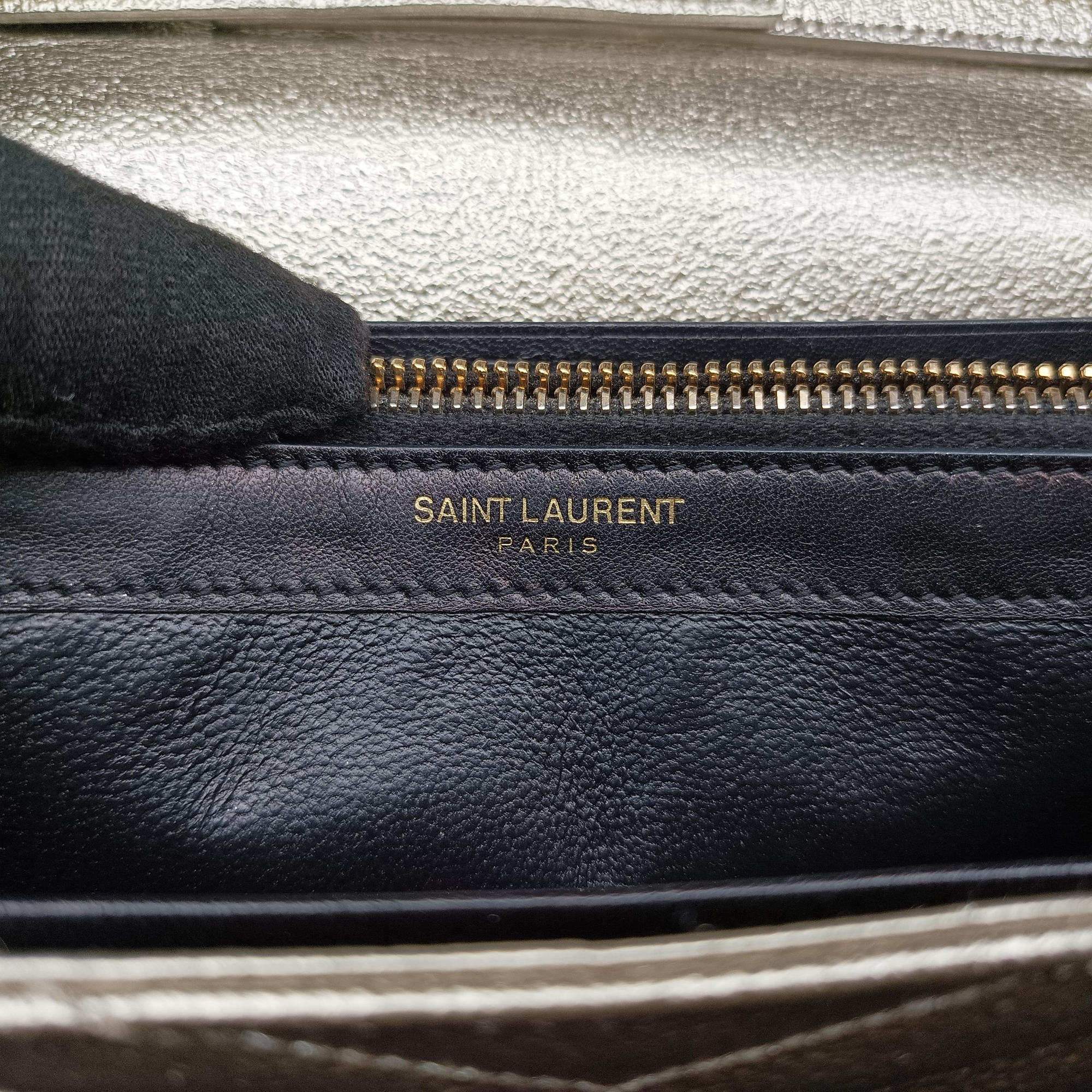 Pre-owned Yves Saint Laurent Cassandra Envelope Golden leather 377828 shoulderbag | stylenewstar
