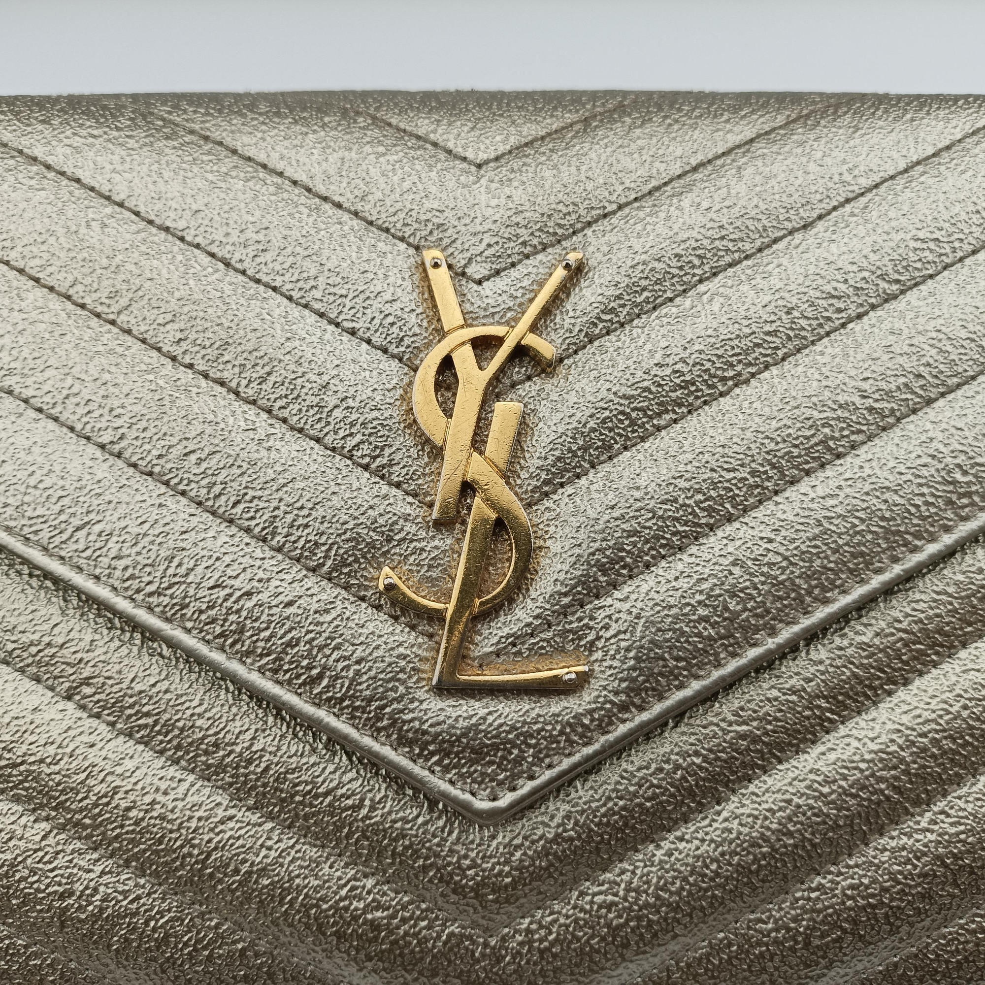 Pre-owned Yves Saint Laurent Cassandra Envelope Golden leather 377828 shoulderbag | stylenewstar