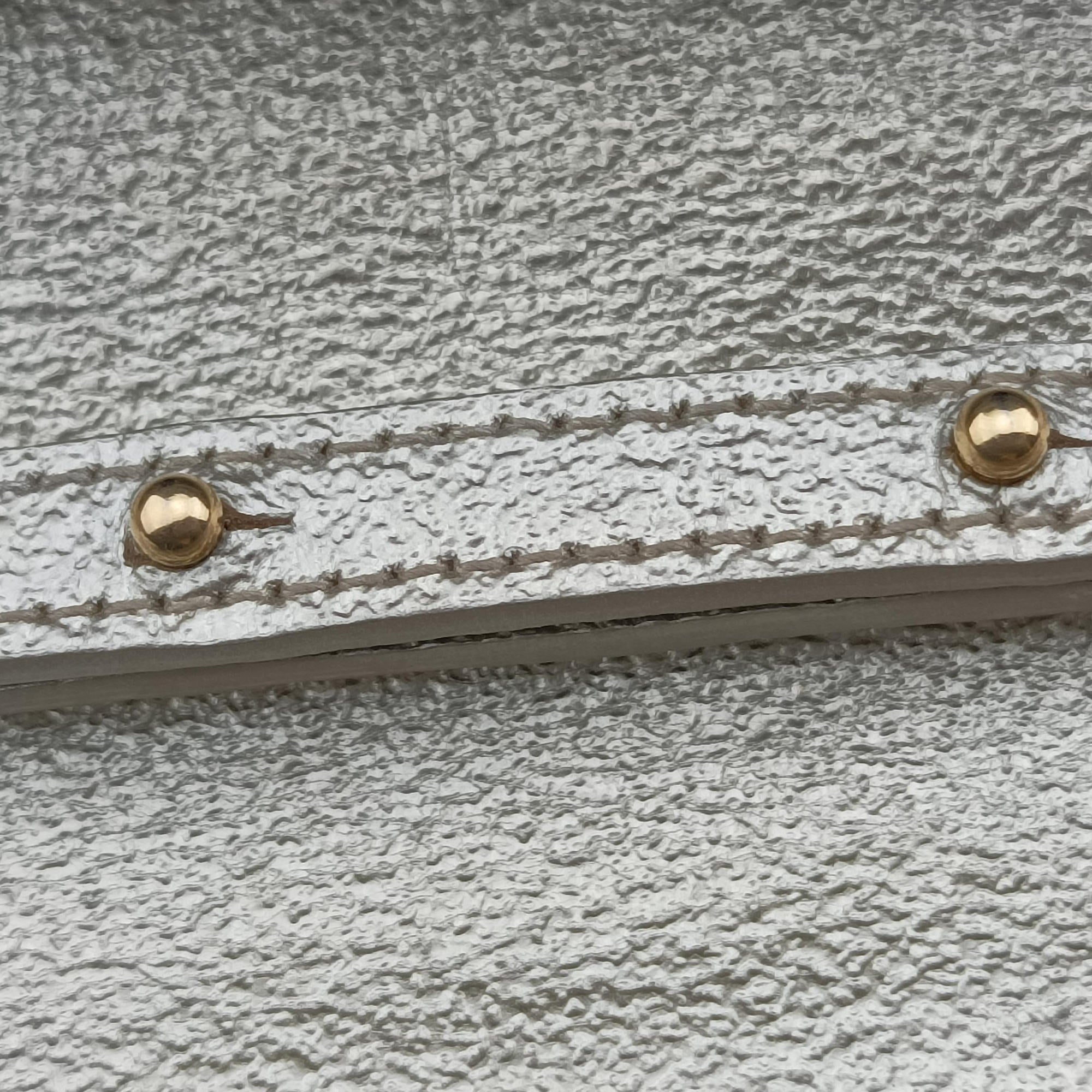 Pre-owned Yves Saint Laurent Cassandra Envelope Golden leather 377828 shoulderbag | stylenewstar