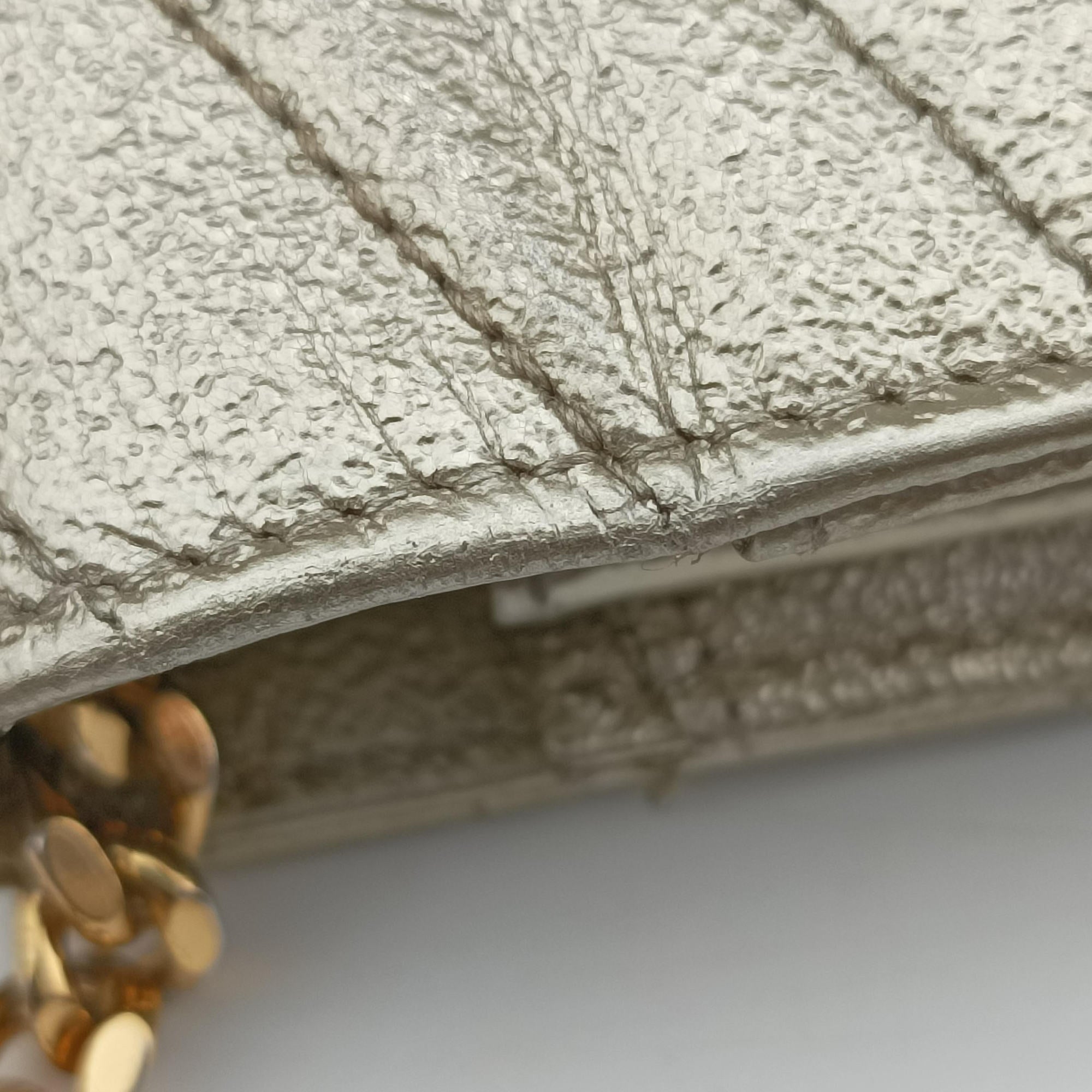 Pre-owned Yves Saint Laurent Cassandra Envelope Golden leather 377828 shoulderbag | stylenewstar