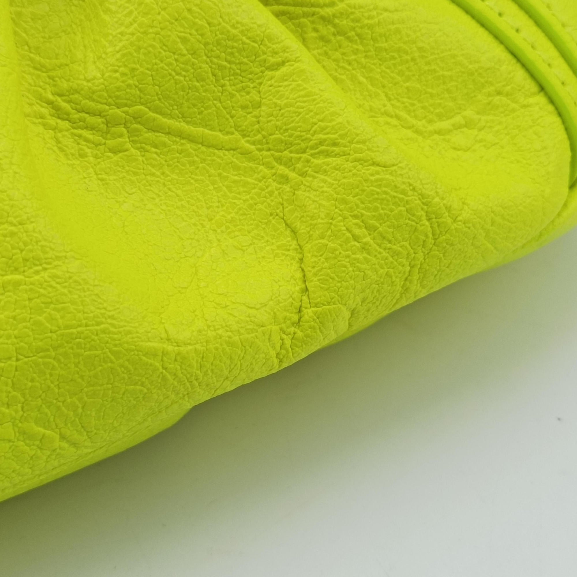 Secondhand Balenciaga Le Cagole Green lambskin  shoulderbag | stylenewstar