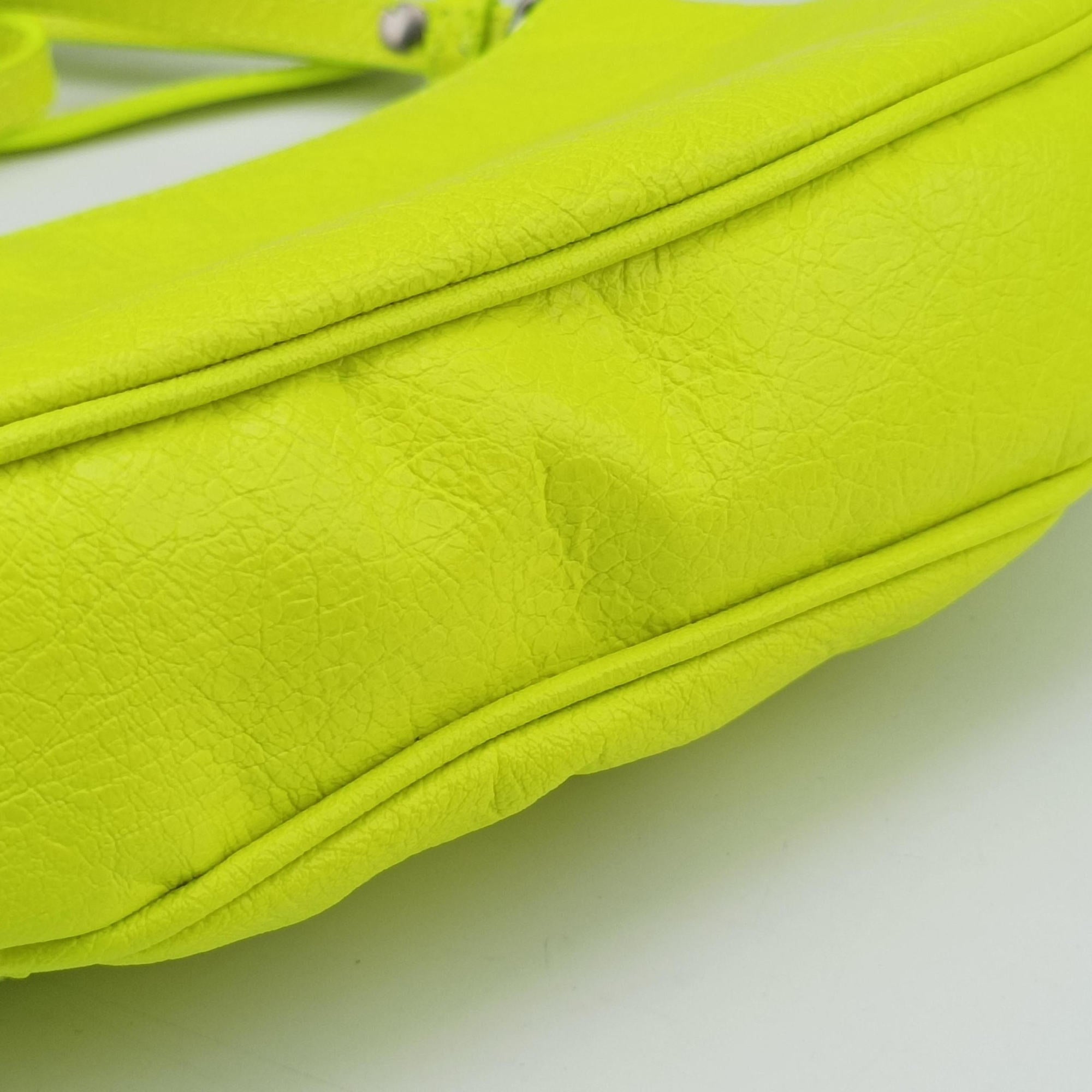 Secondhand Balenciaga Le Cagole Green lambskin  shoulderbag | stylenewstar