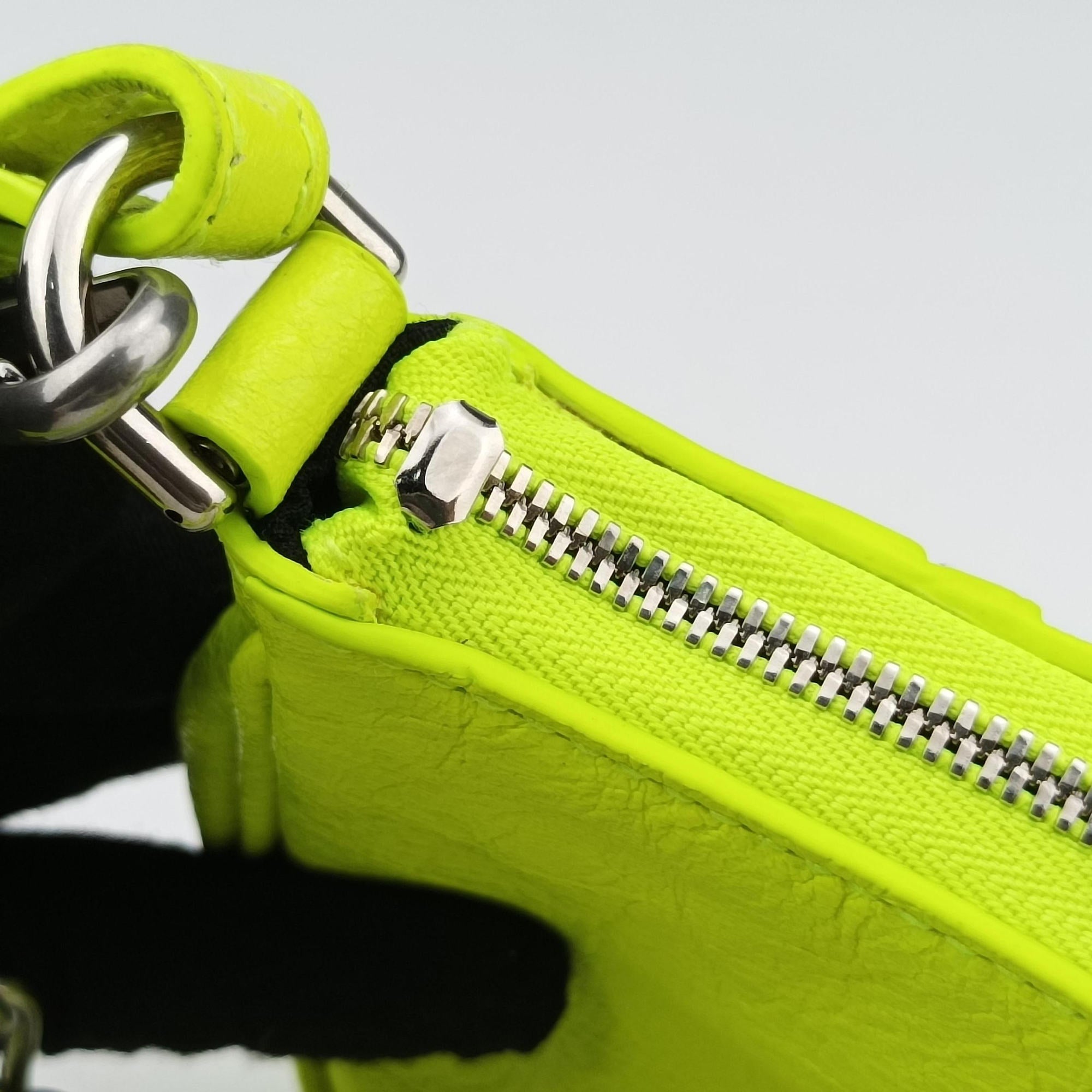 Secondhand Balenciaga Le Cagole Green lambskin  shoulderbag | stylenewstar