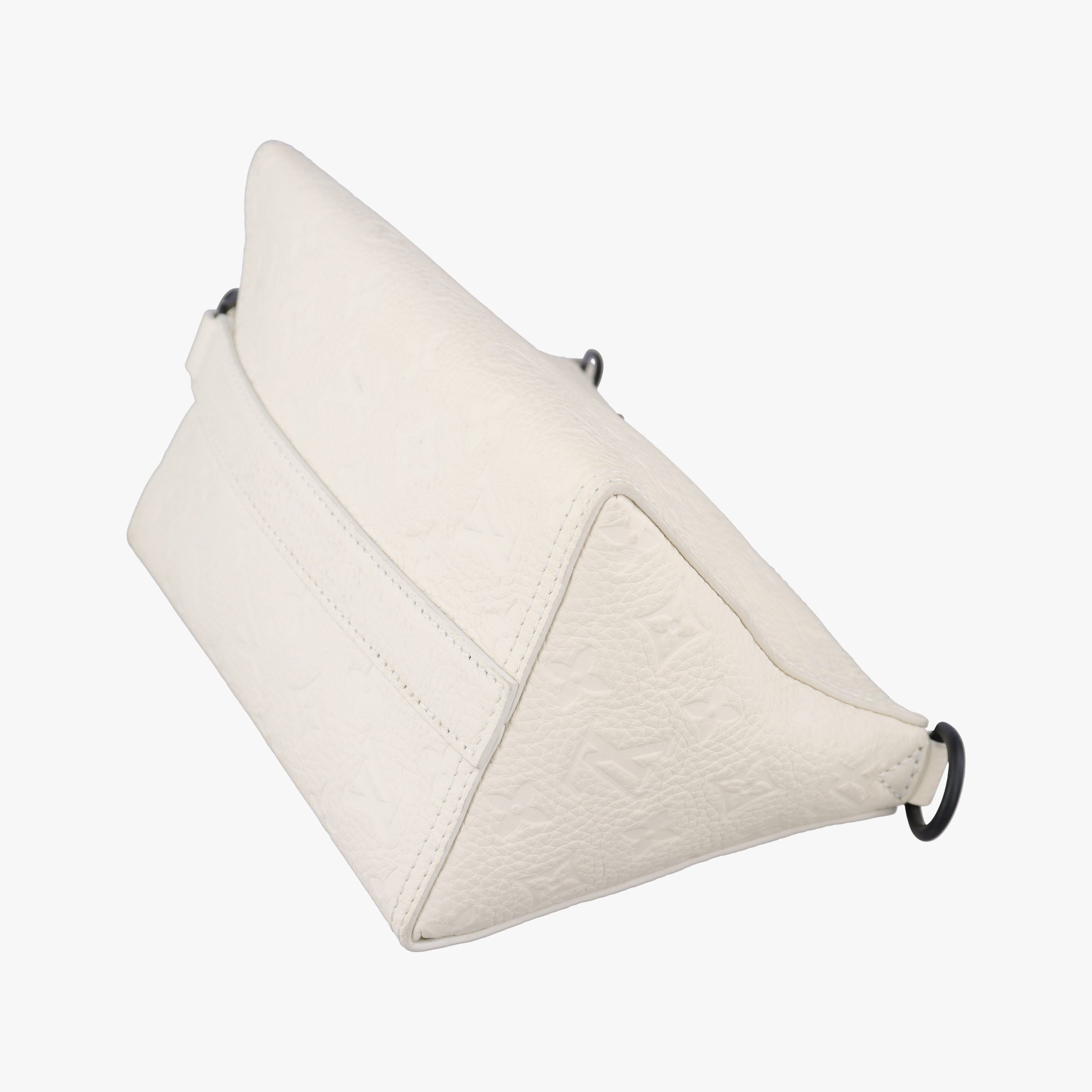 Pre-owned Louis Vuitton Triangle Messenger white Taurillon leather M55927 shoulderbag | stylenewstar