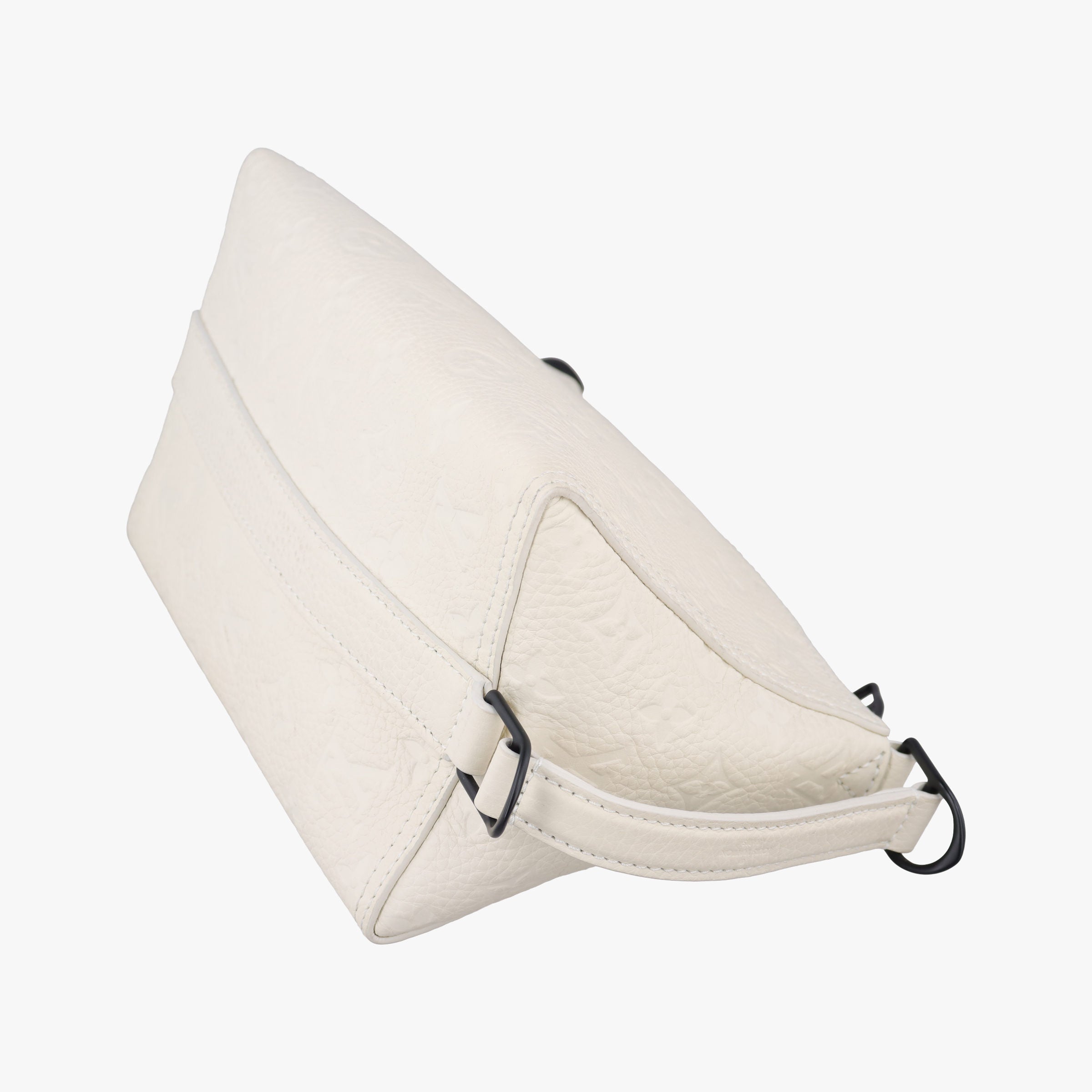 Pre-owned Louis Vuitton Triangle Messenger white Taurillon leather M55927 shoulderbag | stylenewstar