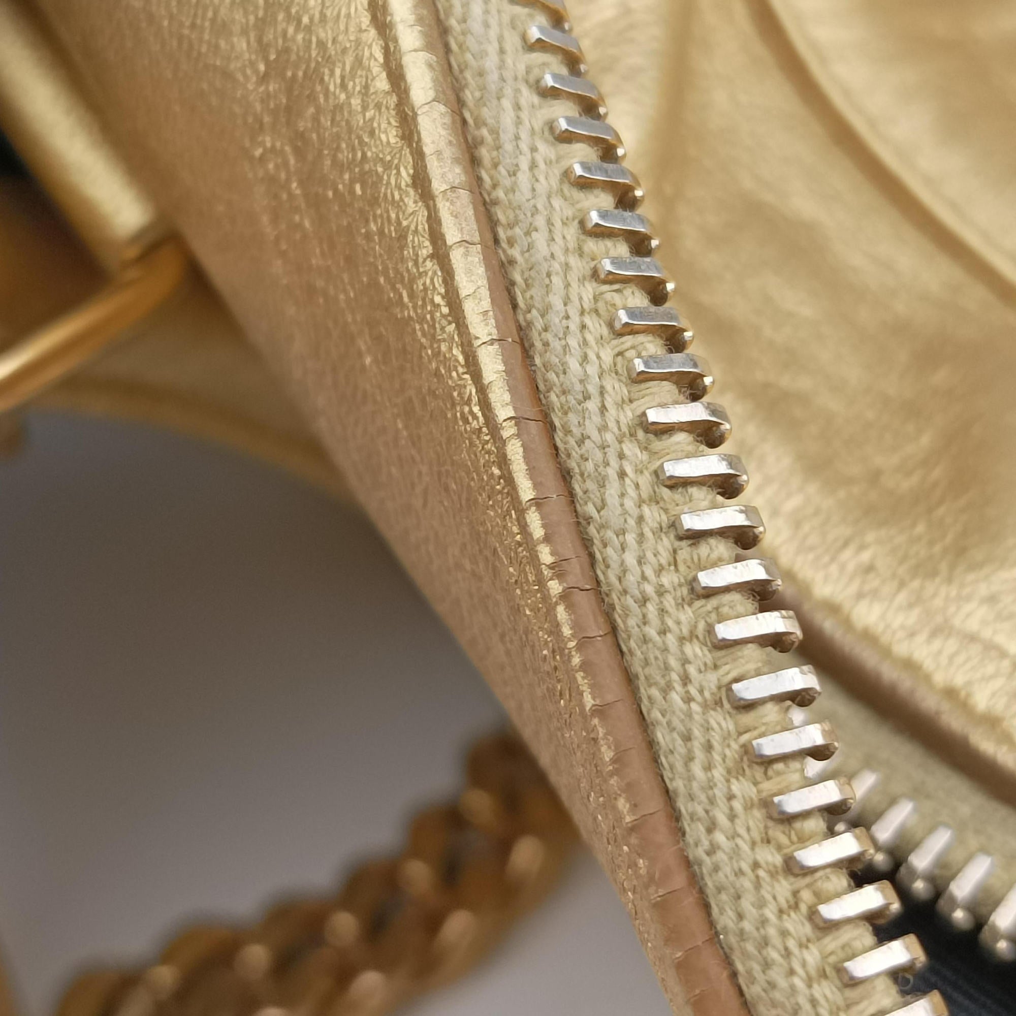 Pre-owned Yves Saint Laurent CLASSIC BABY DUFFLE Golden Leather 340238 shoulderbag | stylenewstar