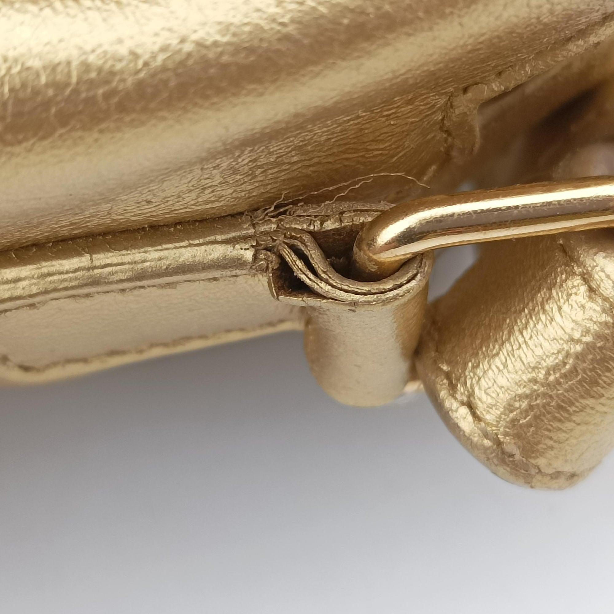 Pre-owned Yves Saint Laurent CLASSIC BABY DUFFLE Golden Leather 340238 shoulderbag | stylenewstar