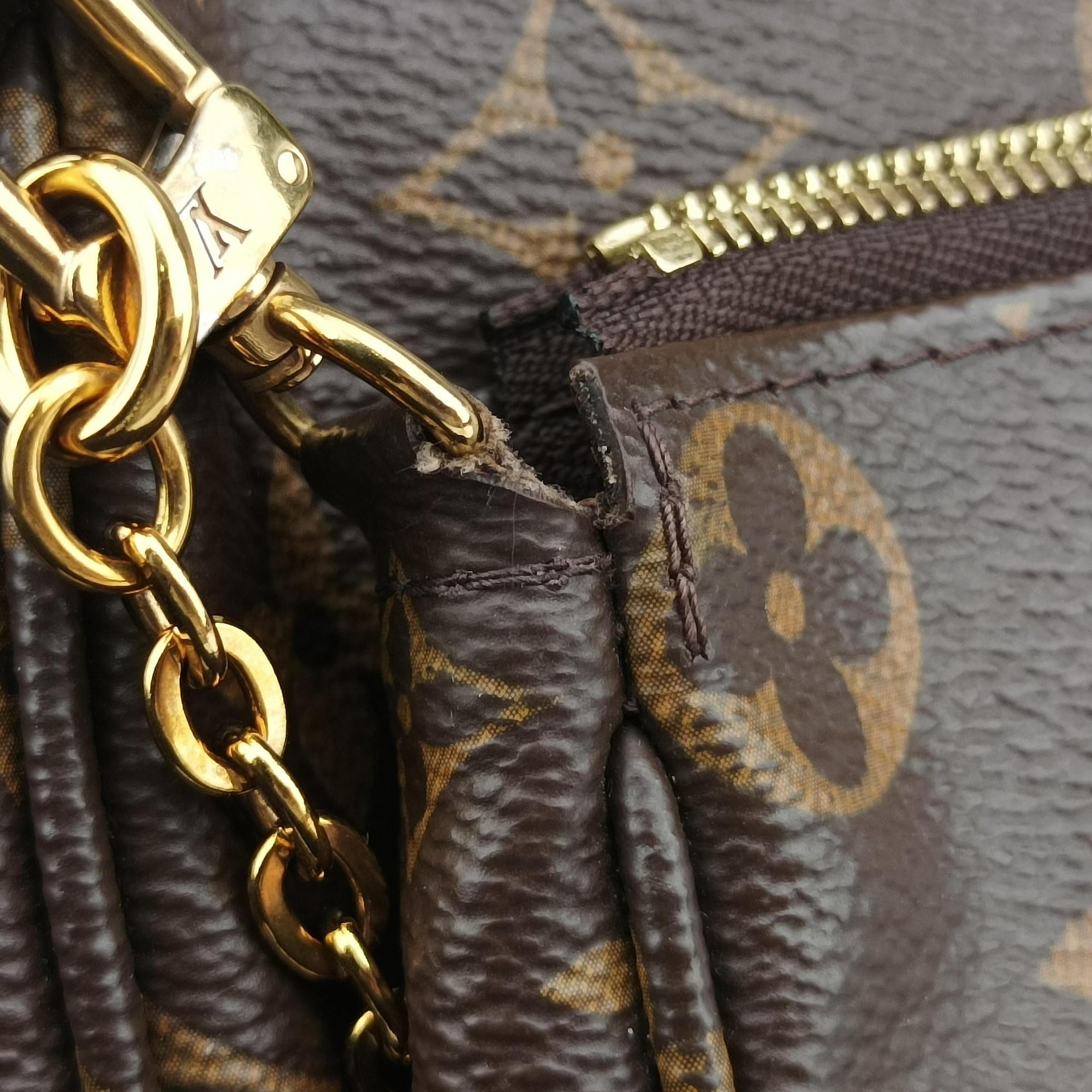 Pre-owned Louis Vuitton MULTI POCHETTE ACCESSOIRES  Brown × Khaki Monogram Canvas M44840 shoulderbag | stylenewstar