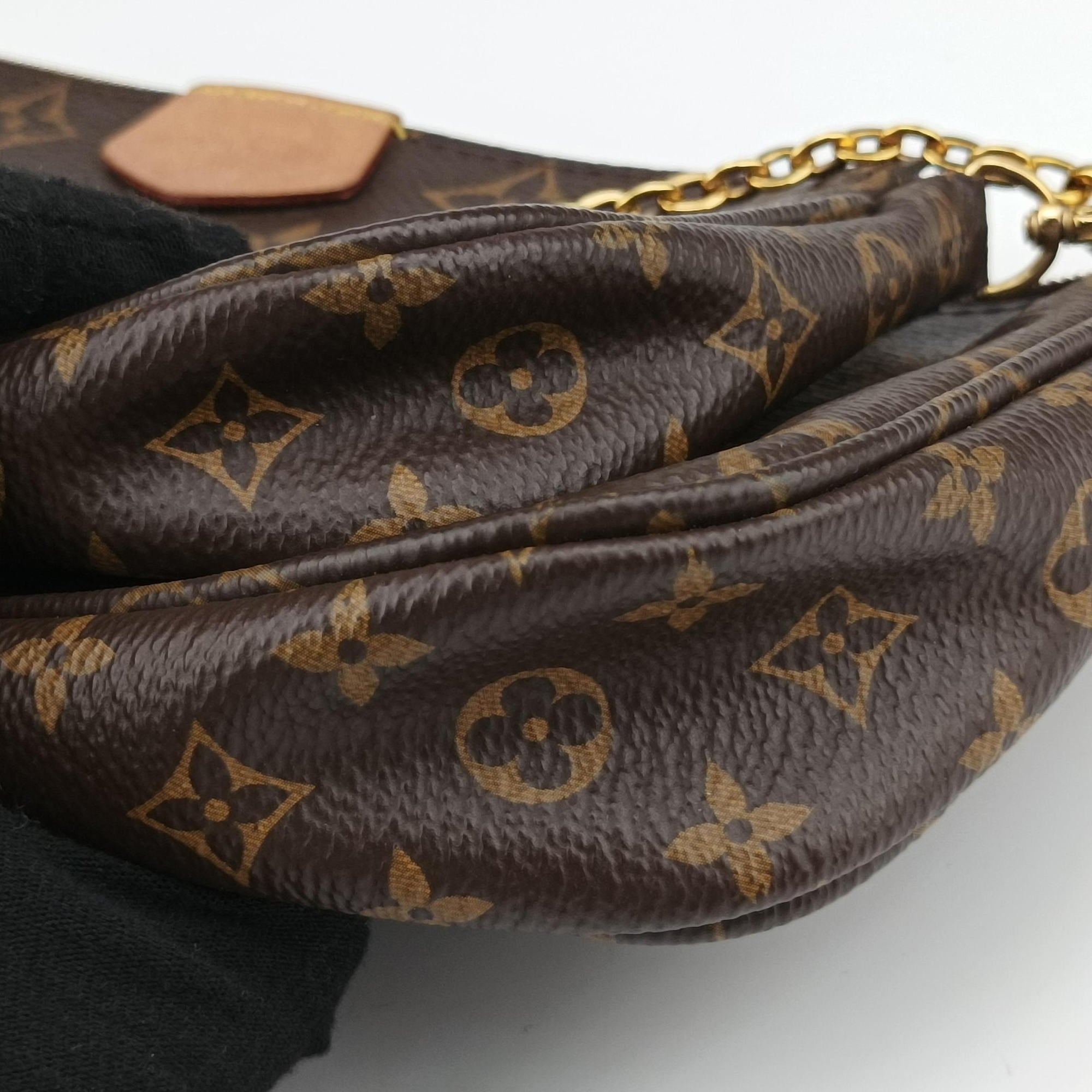 Pre-owned Louis Vuitton MULTI POCHETTE ACCESSOIRES  Brown × Khaki Monogram Canvas M44840 shoulderbag | stylenewstar