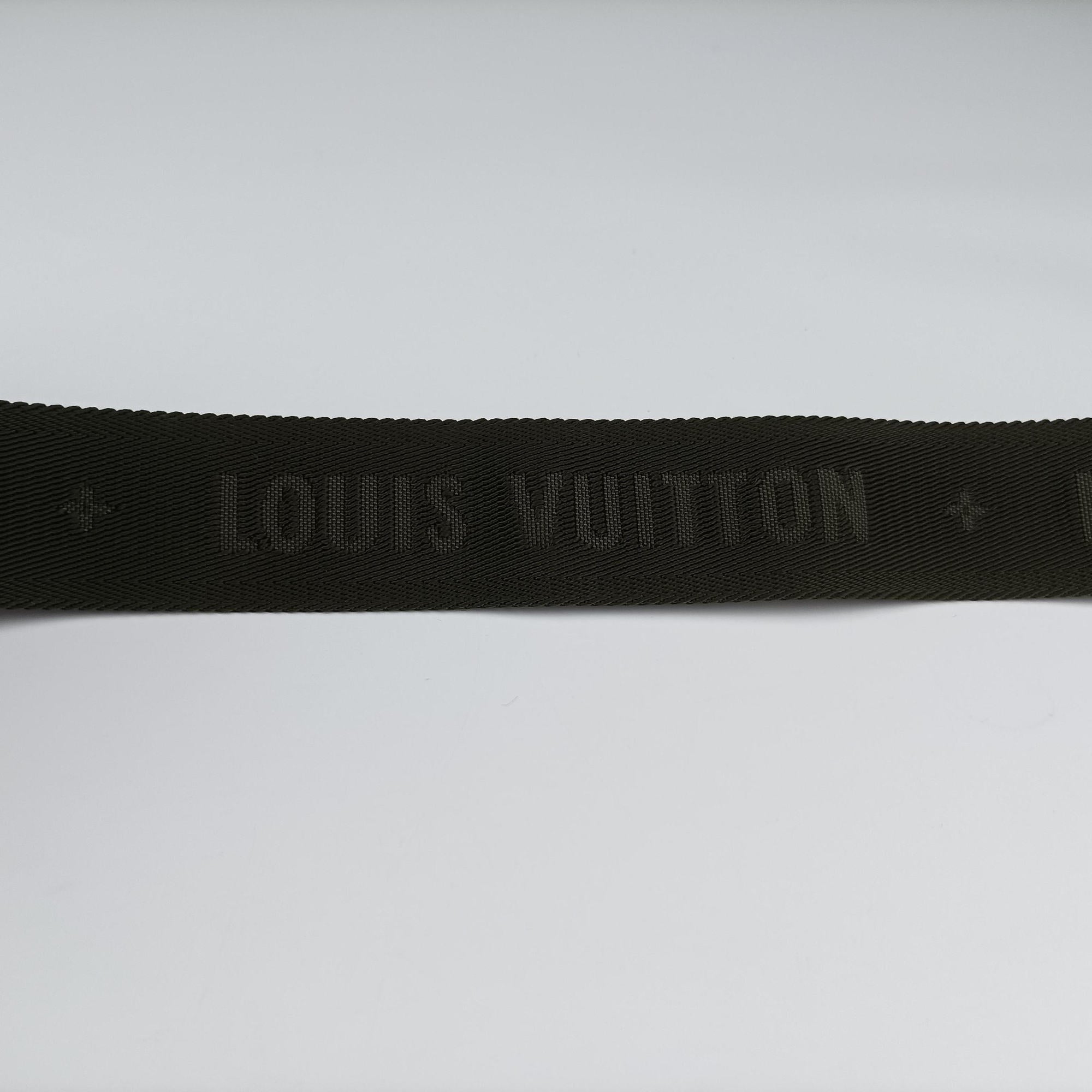 Pre-owned Louis Vuitton MULTI POCHETTE ACCESSOIRES  Brown × Khaki Monogram Canvas M44840 shoulderbag | stylenewstar