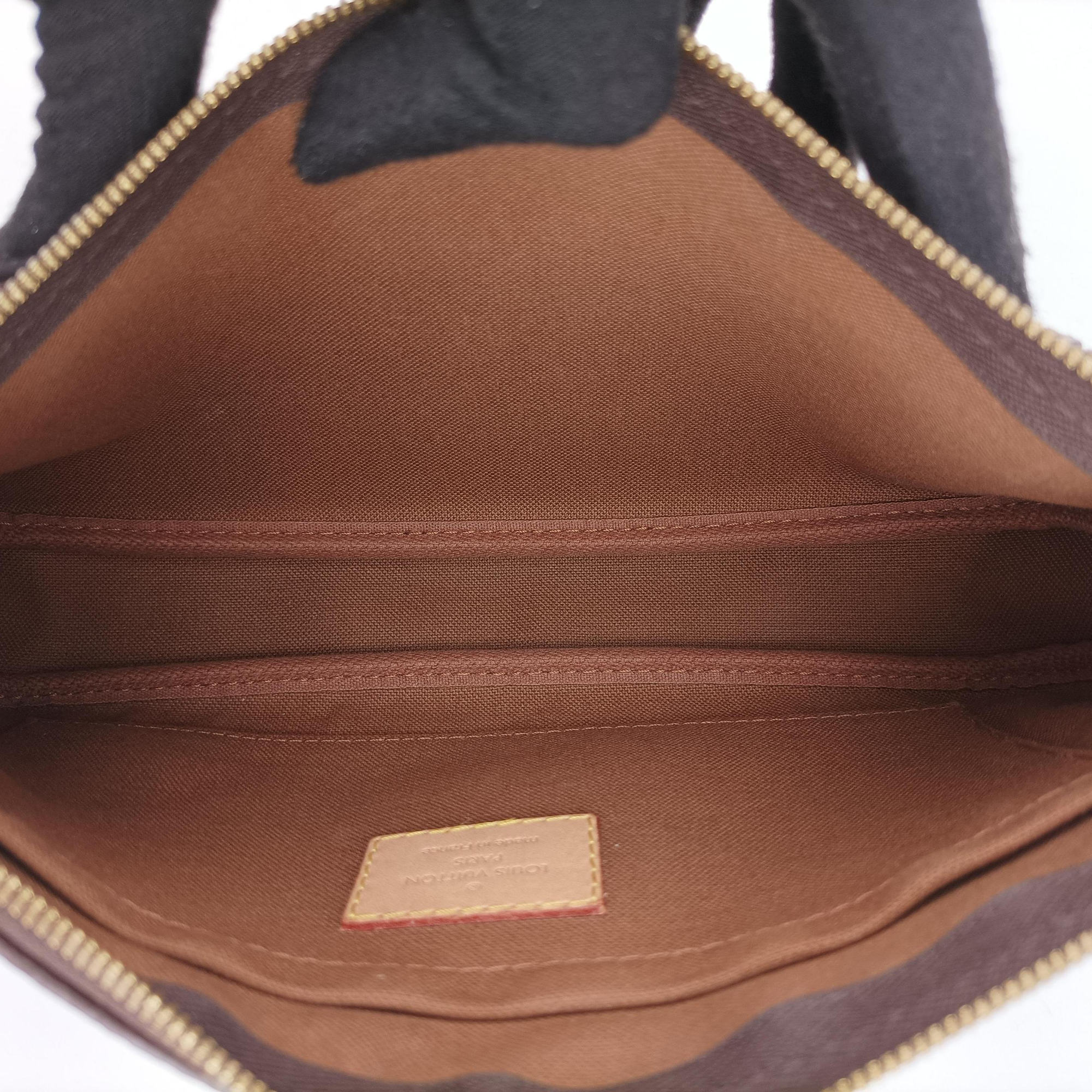 Pre-owned Louis Vuitton MULTI POCHETTE ACCESSOIRES  Brown × Khaki Monogram Canvas M44840 shoulderbag | stylenewstar