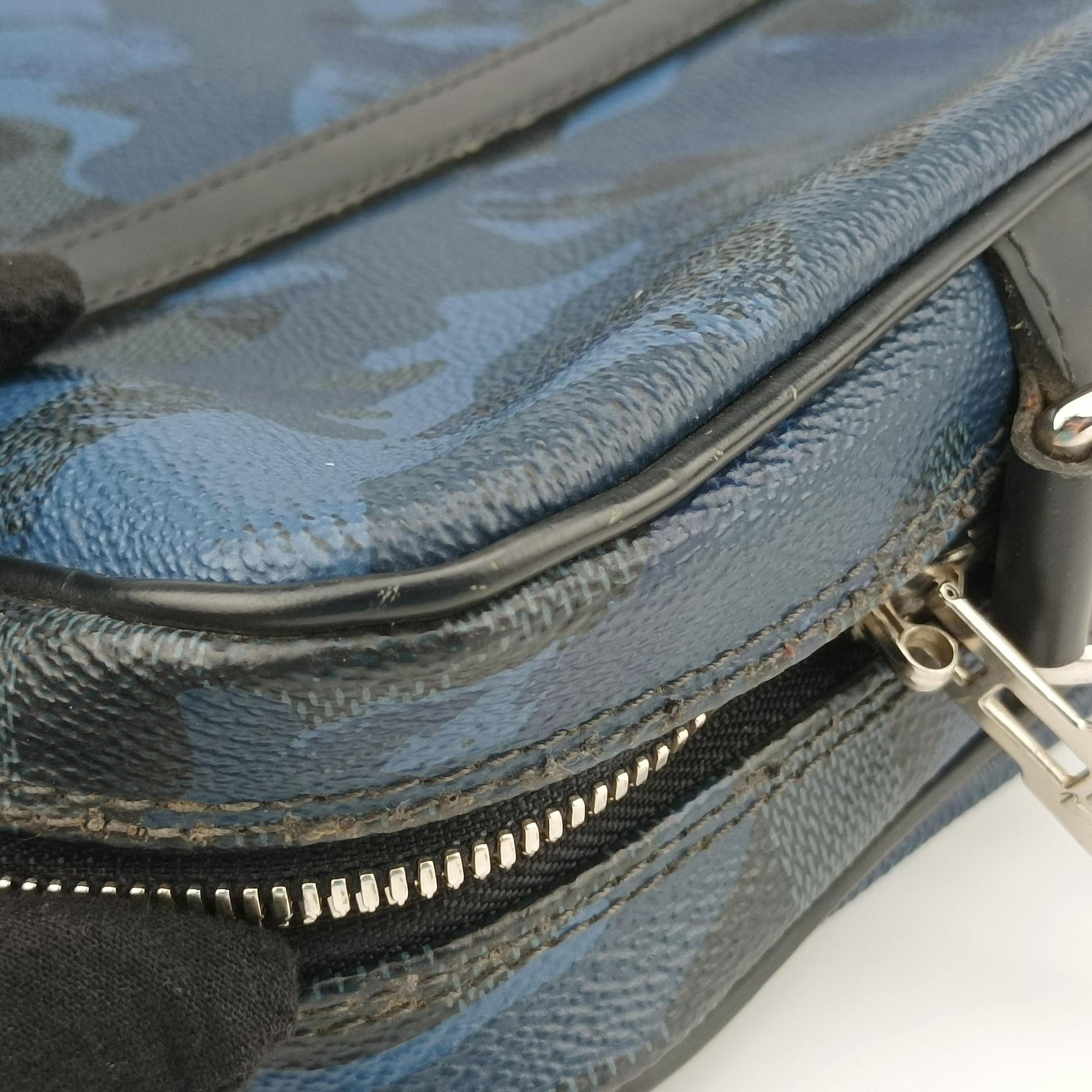 Pre-owned Louis Vuitton Porte Documents VoyagePM Blue Camouflage Damier Cobalt Canvas N41507 shoulderbag | stylenewstar