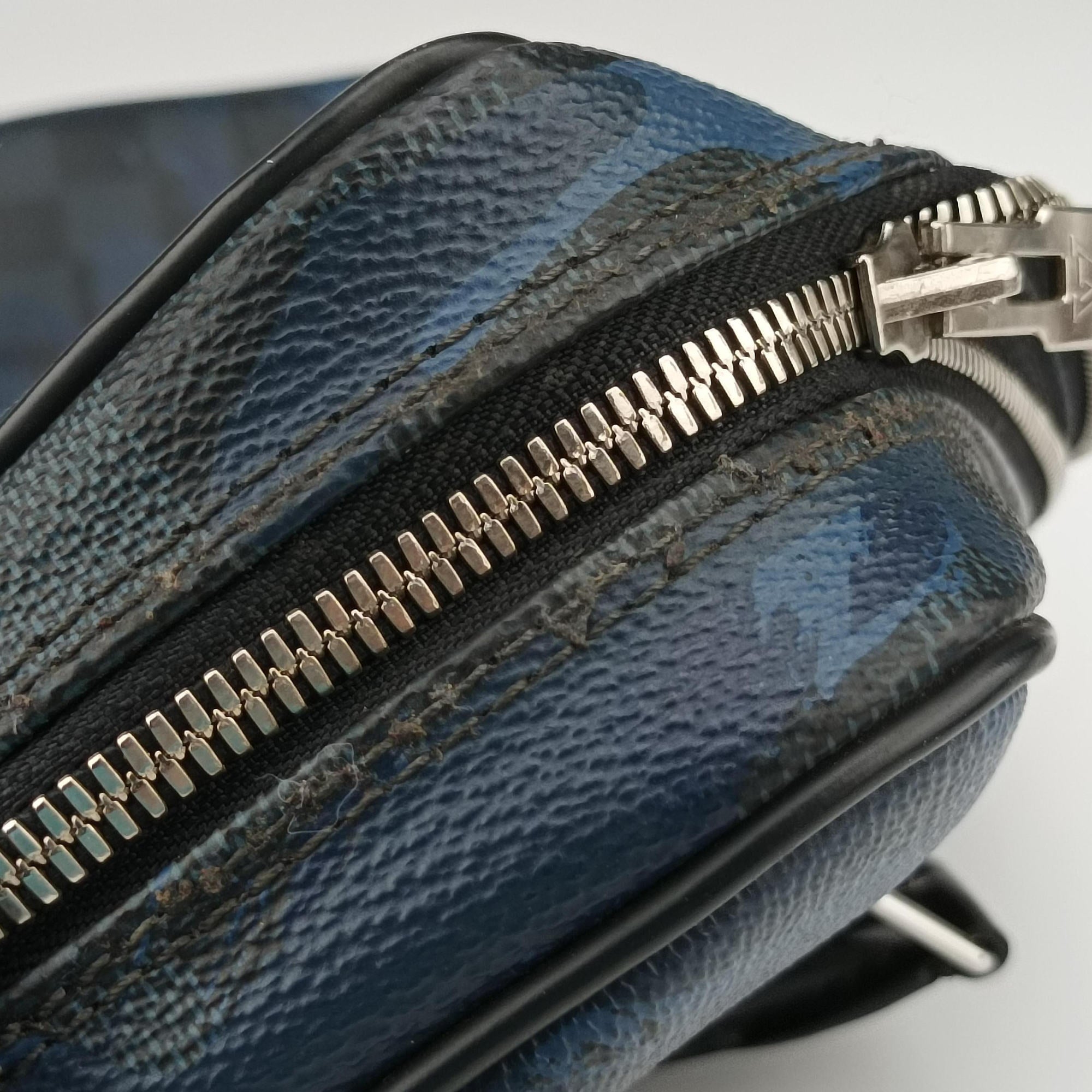 Pre-owned Louis Vuitton Porte Documents VoyagePM Blue Camouflage Damier Cobalt Canvas N41507 shoulderbag | stylenewstar