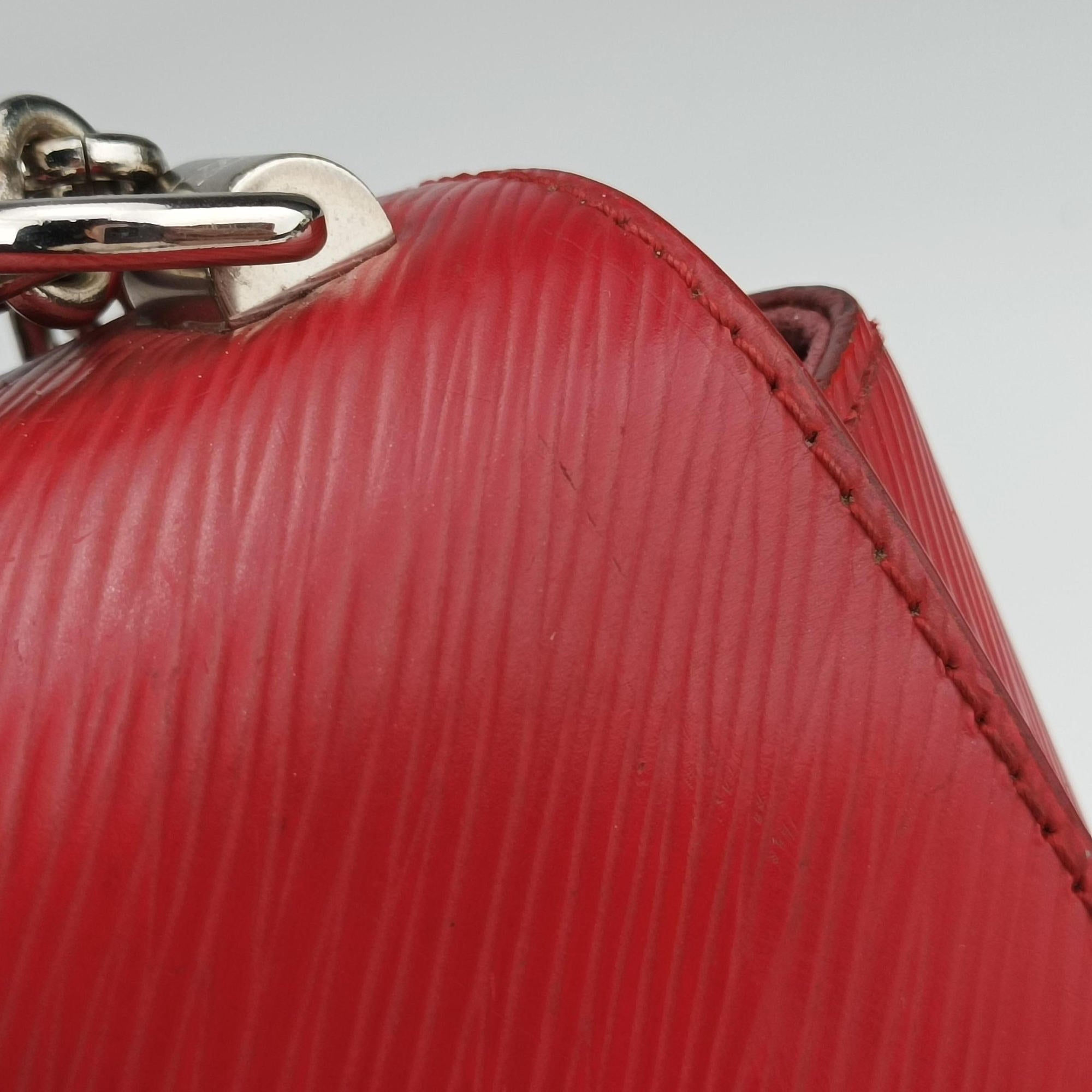 Vintage Louis Vuitton TwistMM Poppy Petal Epi M50523 shoulderbag | stylenewstar