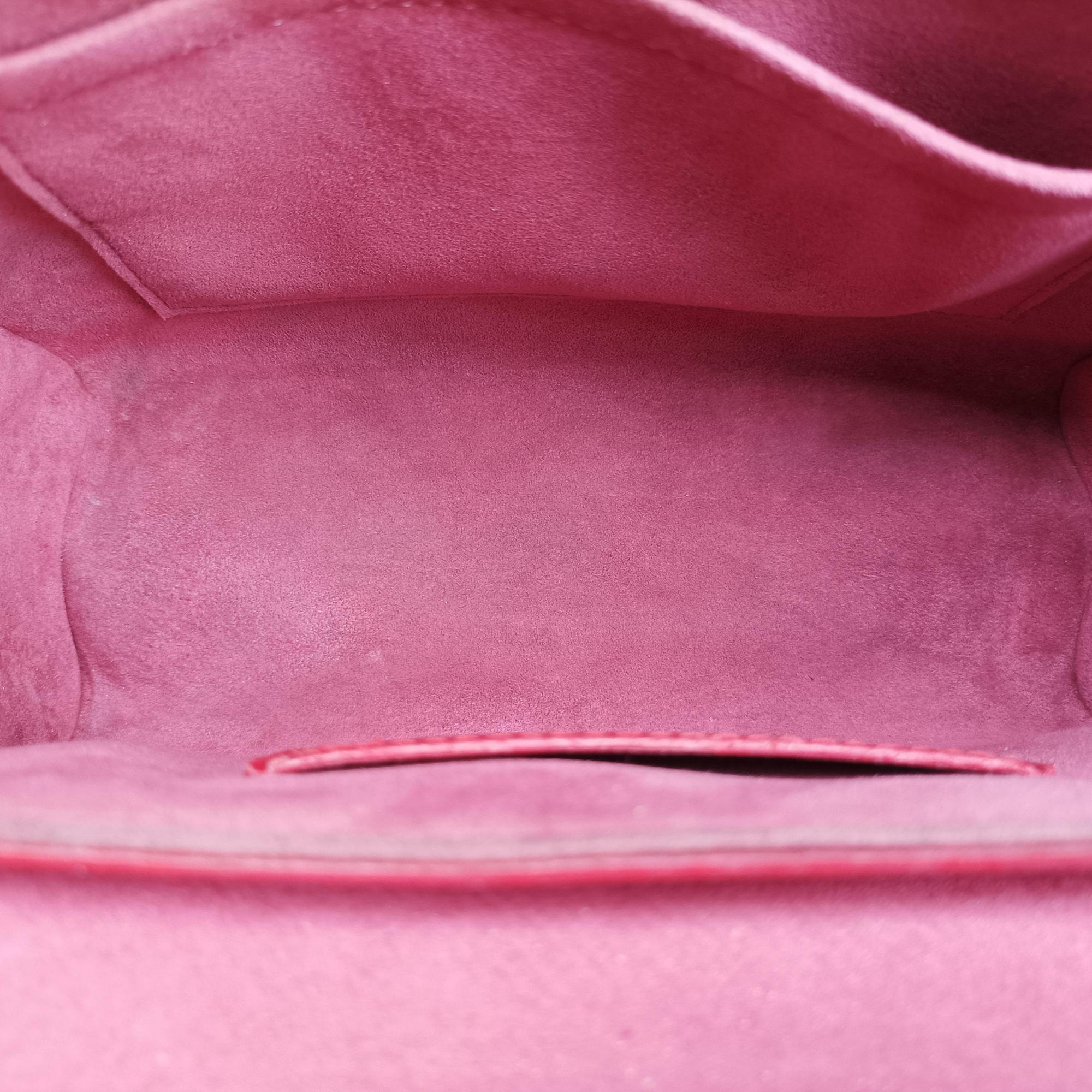 Vintage Louis Vuitton TwistMM Poppy Petal Epi M50523 shoulderbag | stylenewstar