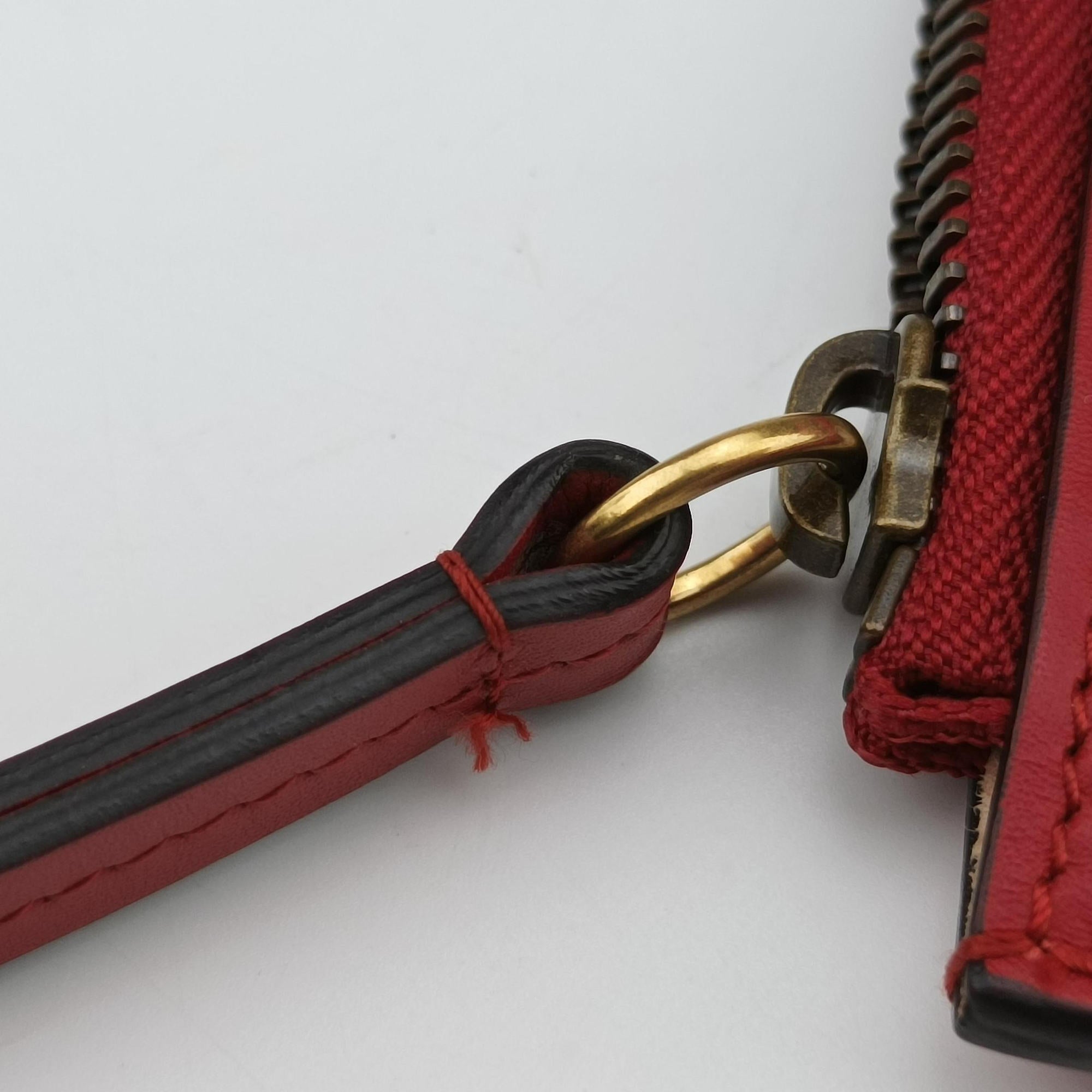 Pre-owned Gucci Ghost Red Leather 445597 clutchbag | stylenewstar