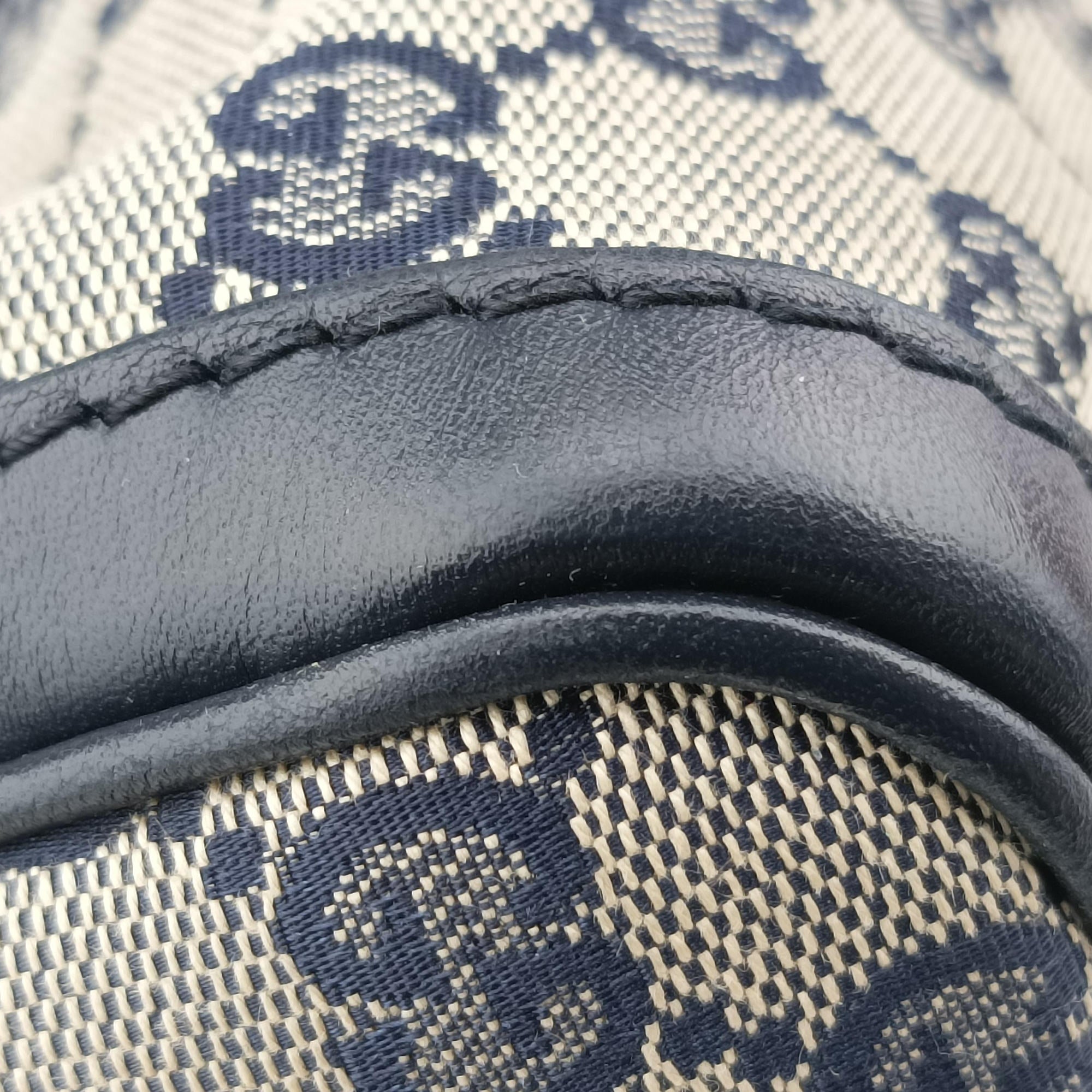 Pre-owned Gucci Sherry Line Navy×beige Leather×Canvas 247205 handbag | stylenewstar