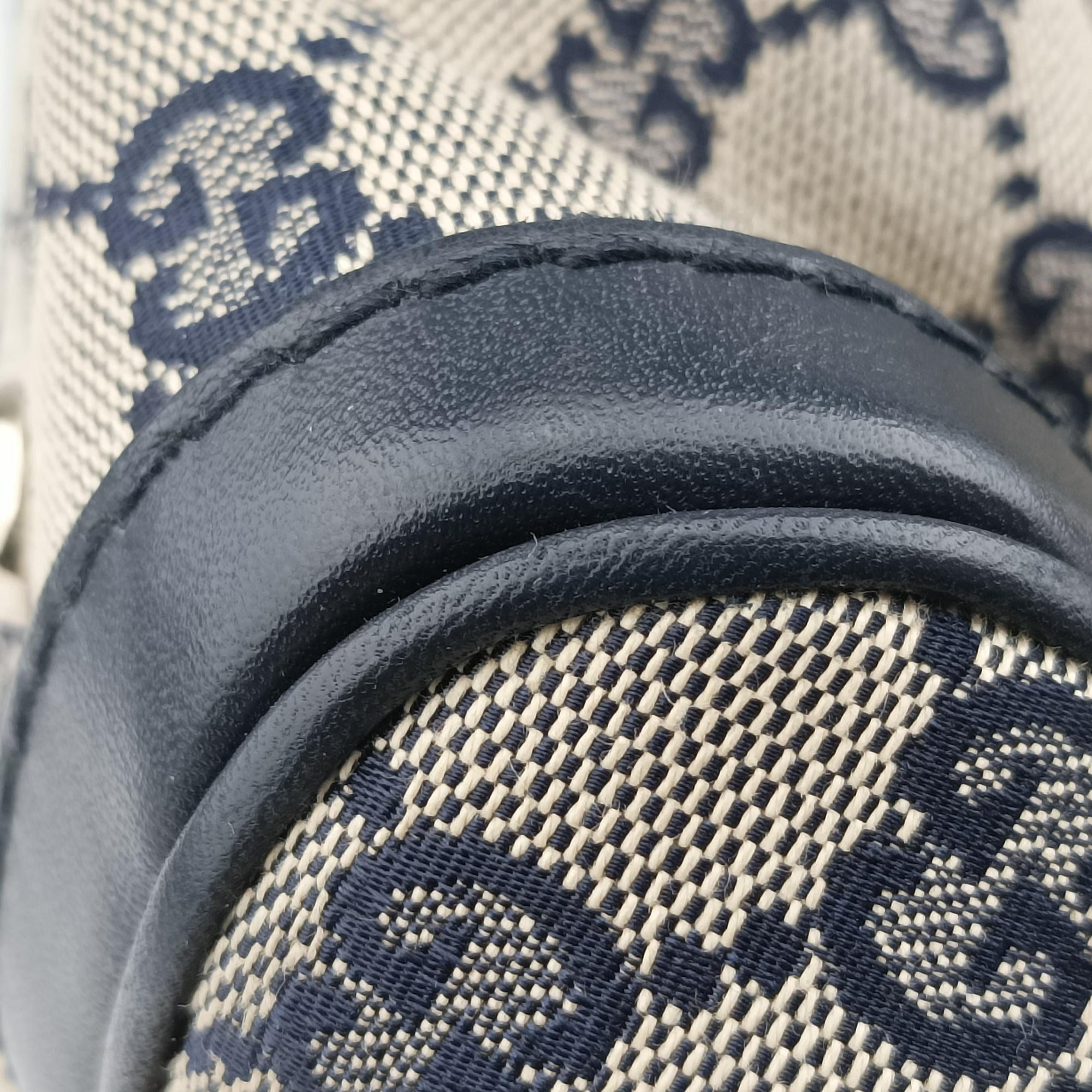 Pre-owned Gucci Sherry Line Navy×beige Leather×Canvas 247205 handbag | stylenewstar