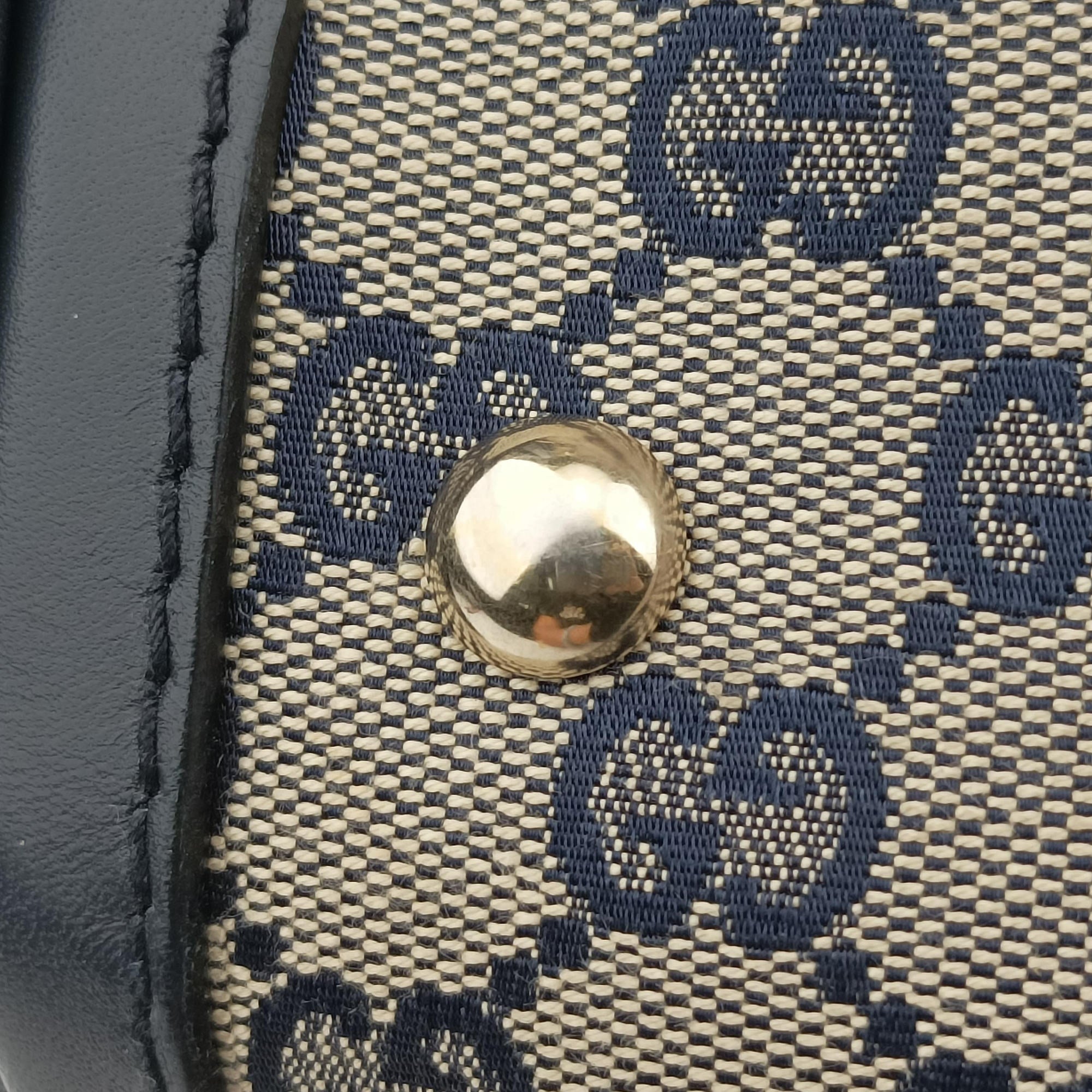 Pre-owned Gucci Sherry Line Navy×beige Leather×Canvas 247205 handbag | stylenewstar