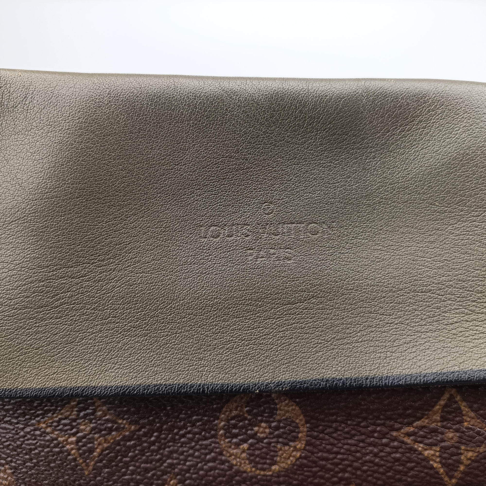 Pre-owned Louis Vuitton Tuileries Bezas Brown×KHAKI Monogram Canvas×calf leather M43159 shoulderbag | stylenewstar