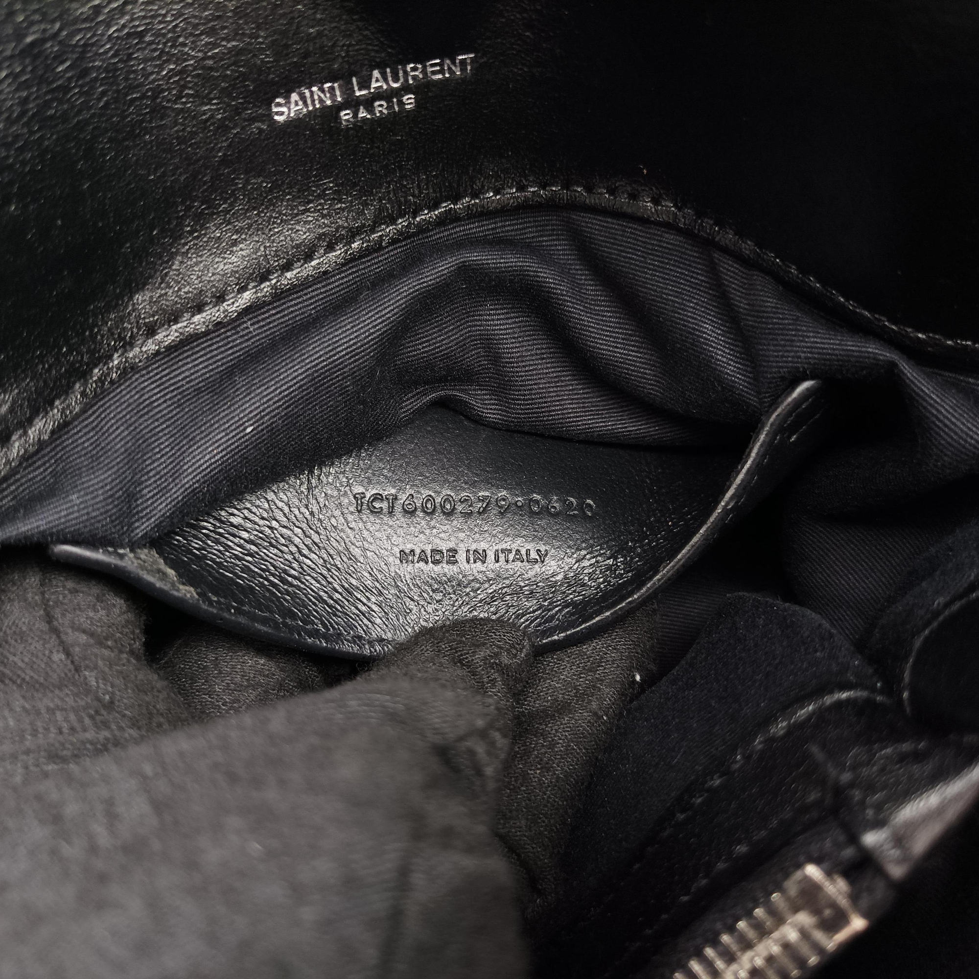 Secondhand Yves Saint Laurent COLLEGE Medium Black Chevron-quilted leather 600279 shoulderbag | stylenewstar