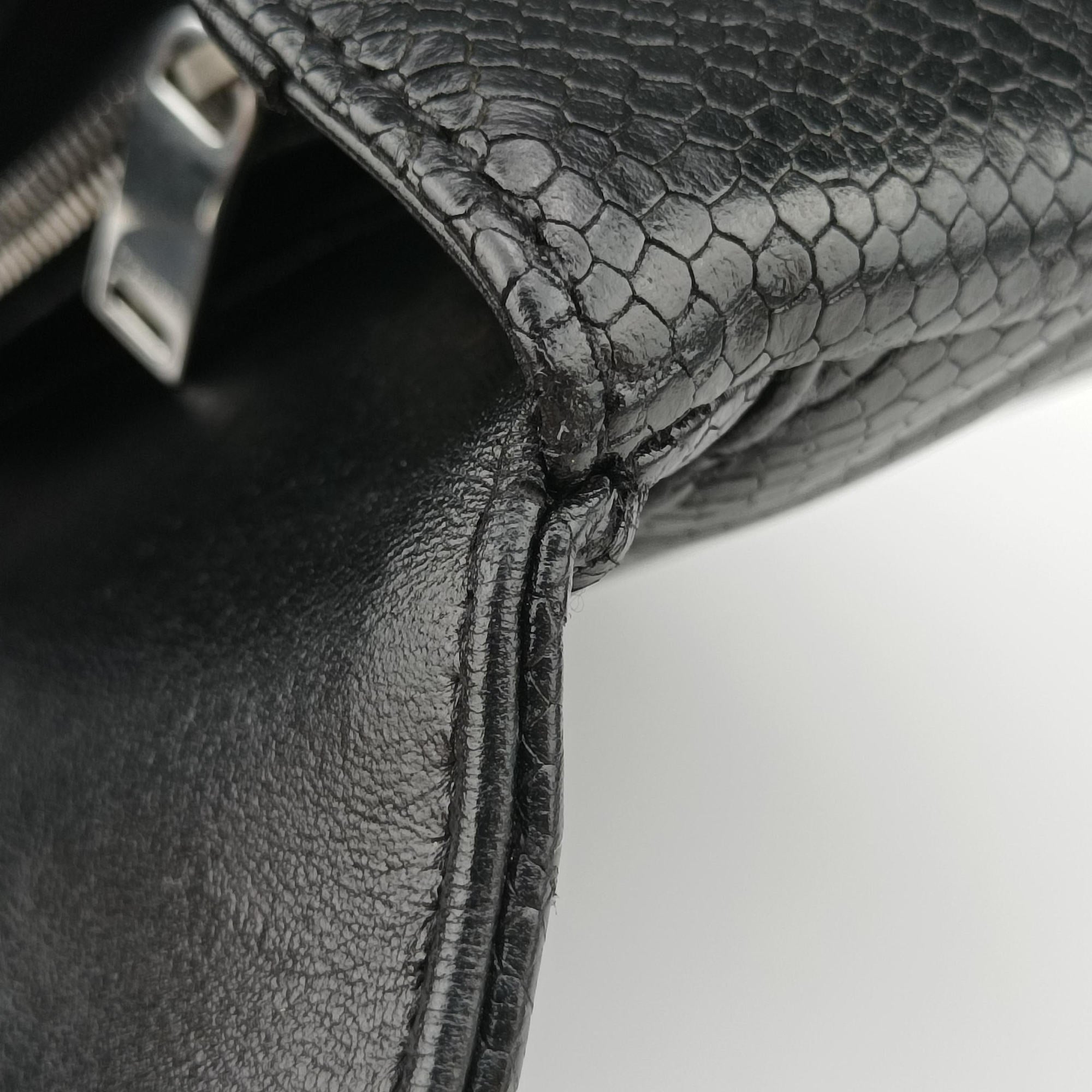 Secondhand Yves Saint Laurent COLLEGE Medium Black Chevron-quilted leather 600279 shoulderbag | stylenewstar